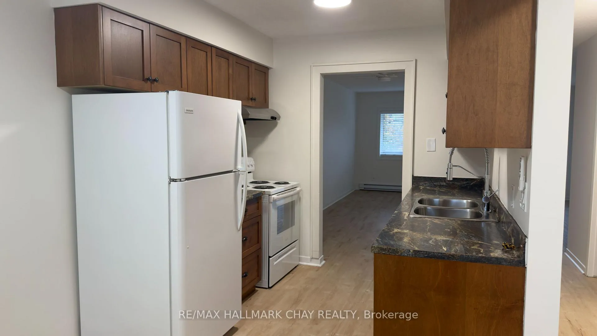 Photo 5 of Unit 11, 142 Ecclestone Drive, Bracebridge — HOMEH