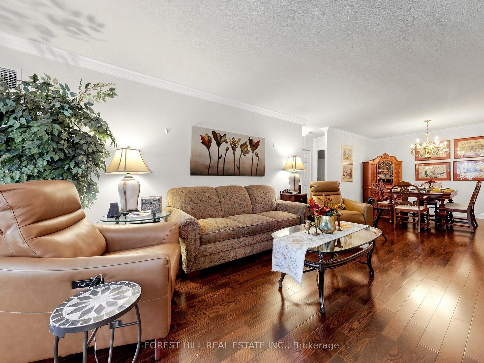 Photo 6 of Unit 225, 14924 Yonge Street, Aurora, Aurora Highlands — HOMEH