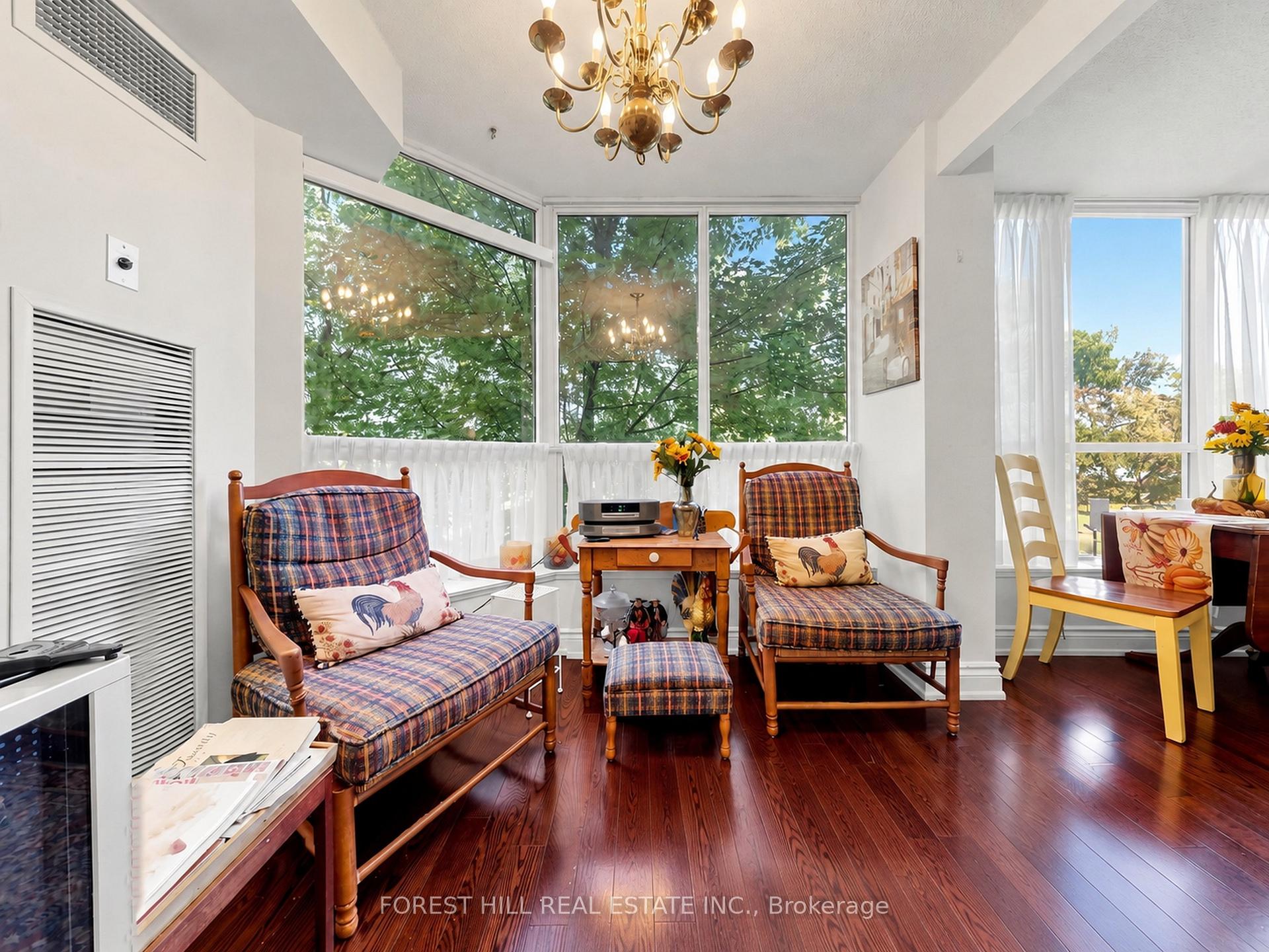 Photo 10 of Unit 225, 14924 Yonge Street, Aurora, Aurora Highlands — HOMEH