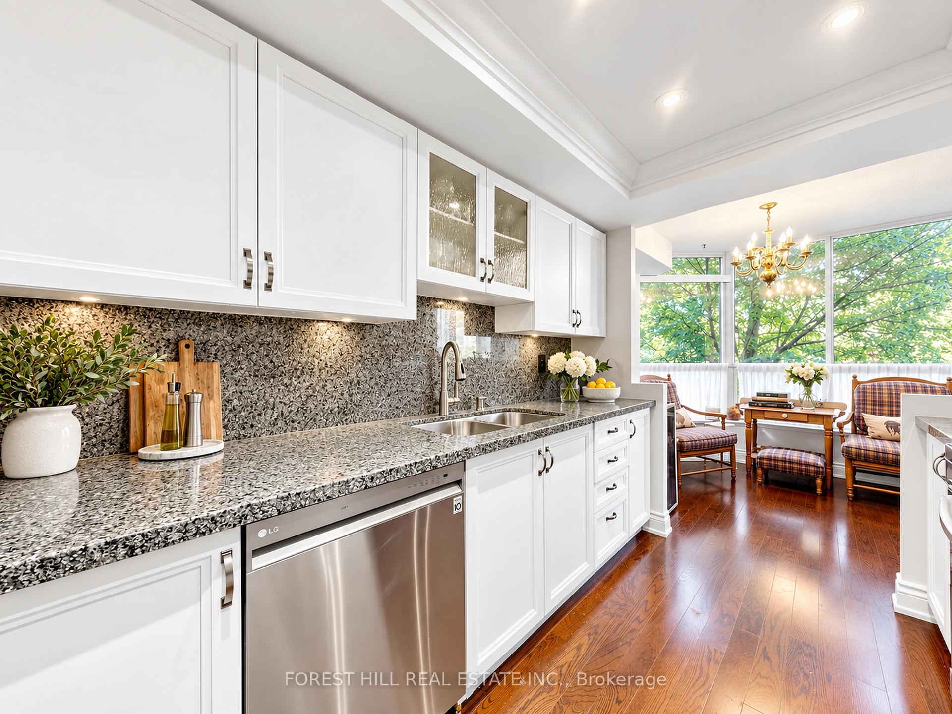 Photo 13 of Unit 225, 14924 Yonge Street, Aurora, Aurora Highlands — HOMEH