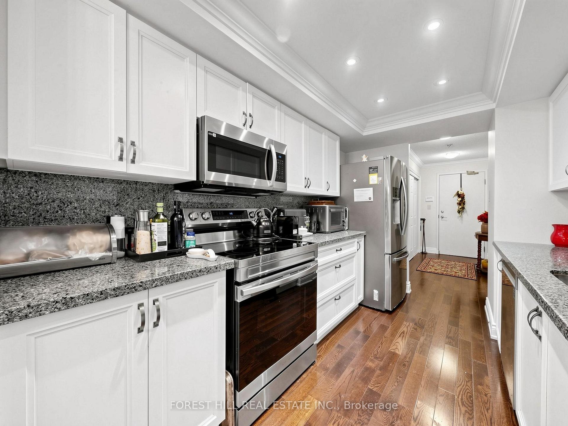 Photo 15 of Unit 225, 14924 Yonge Street, Aurora, Aurora Highlands — HOMEH