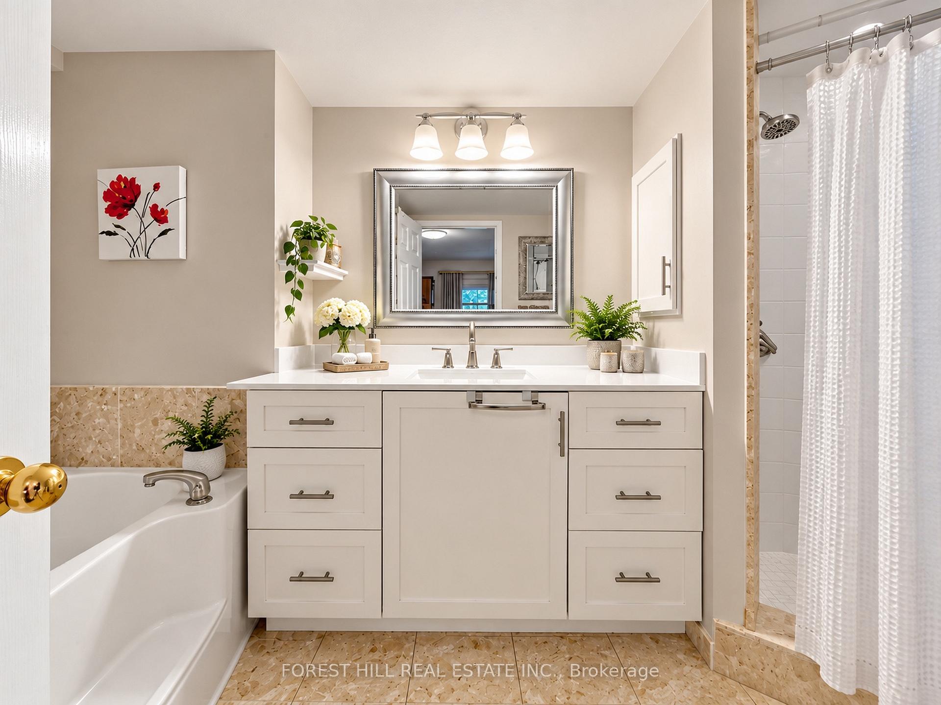 Photo 18 of Unit 225, 14924 Yonge Street, Aurora, Aurora Highlands — HOMEH