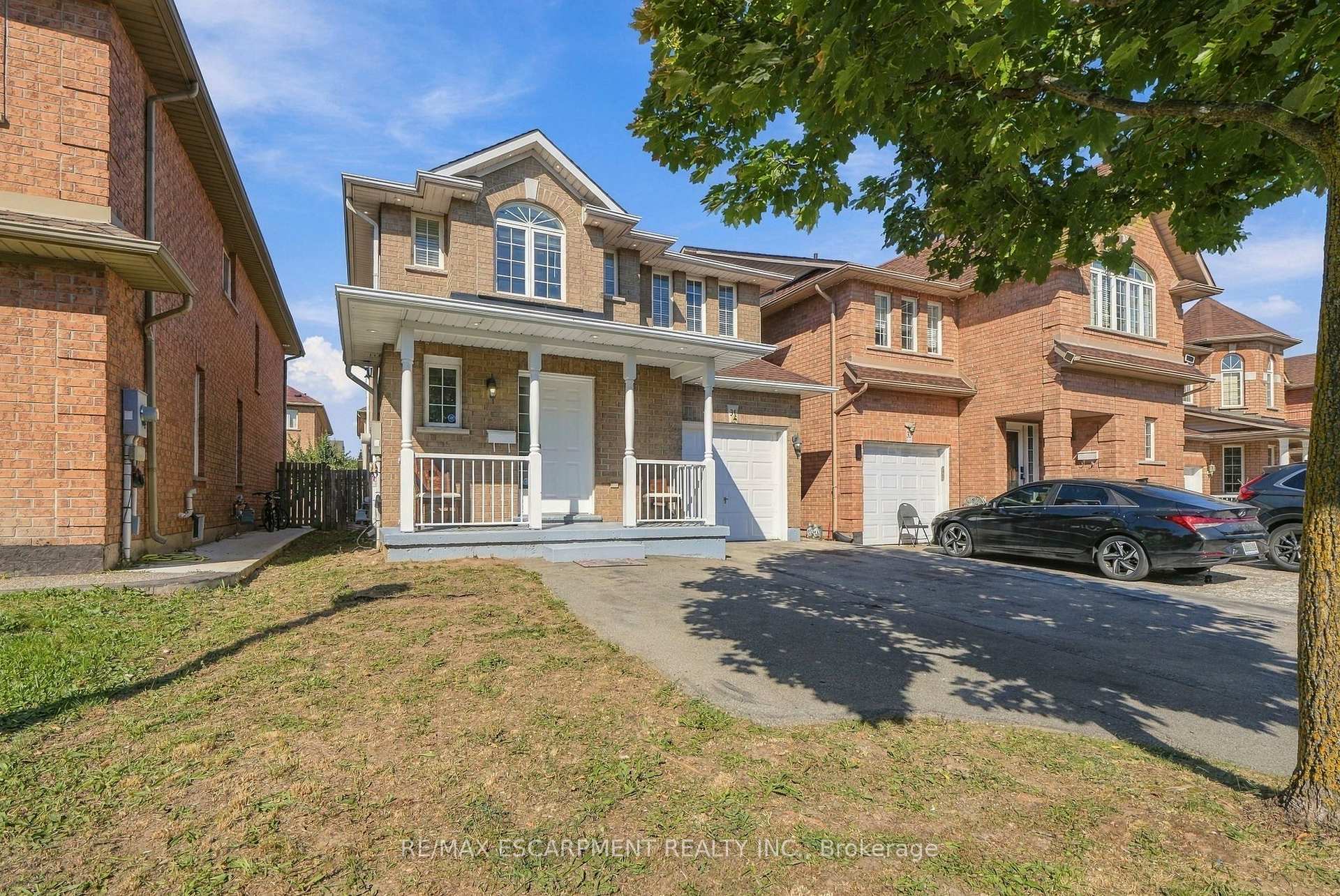 Photo 3 of 31 Peachwood Crescent, Hamilton, Stoney Creek — HOMEH