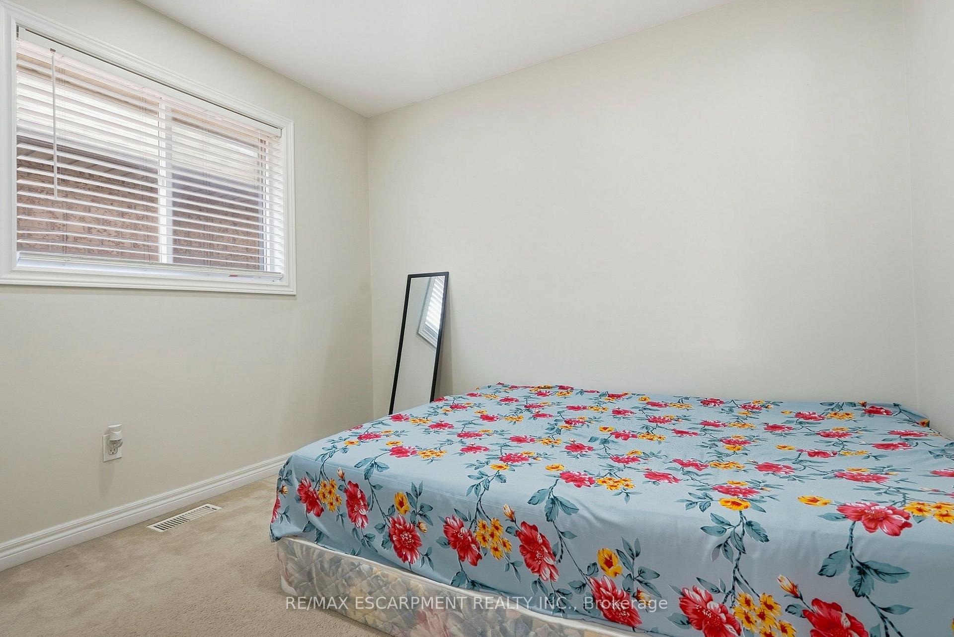 Photo 27 of 31 Peachwood Crescent, Hamilton, Stoney Creek — HOMEH