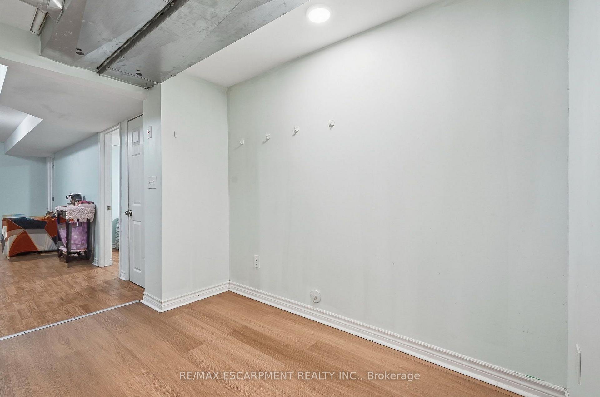 Photo 31 of 31 Peachwood Crescent, Hamilton, Stoney Creek — HOMEH