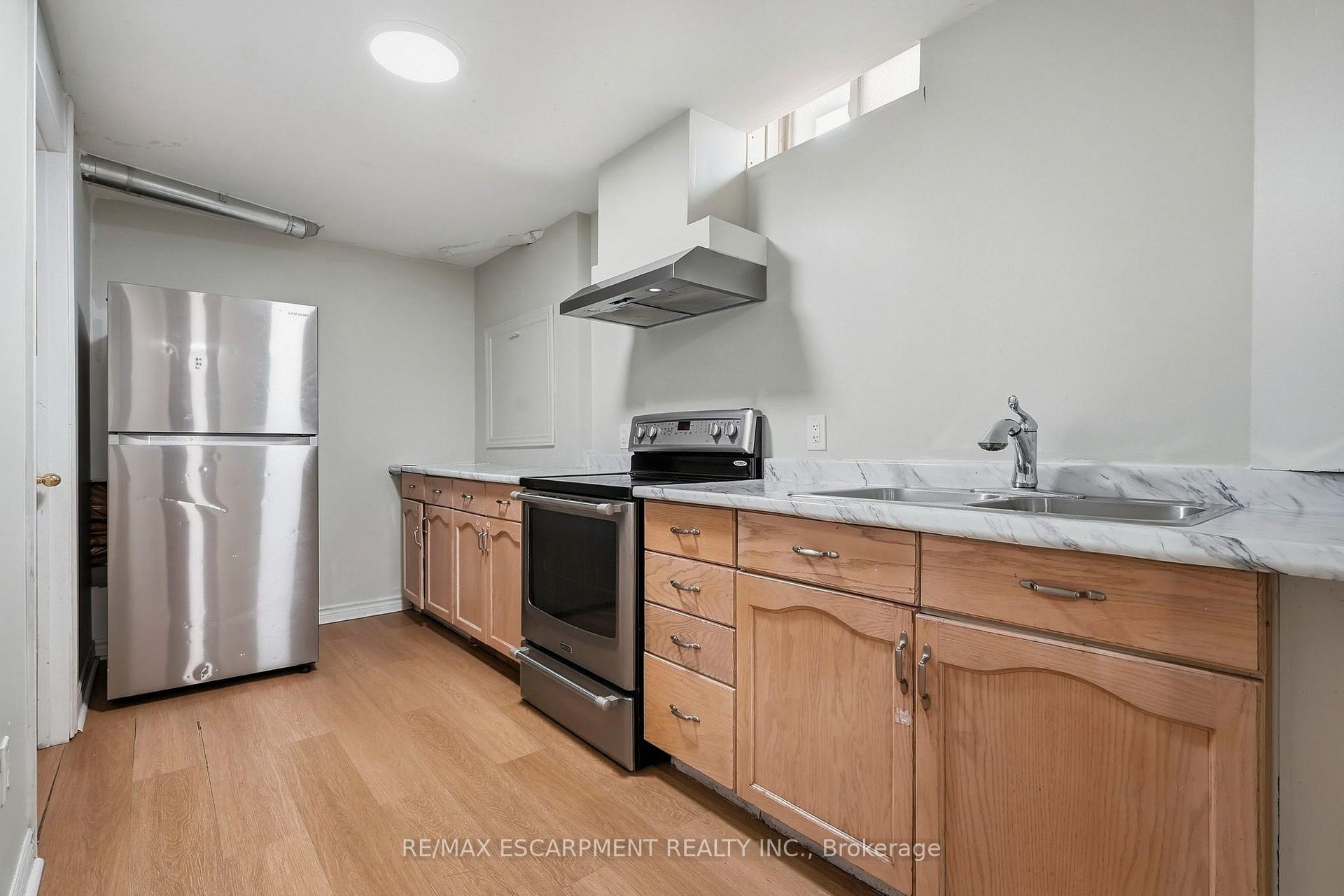 Photo 36 of 31 Peachwood Crescent, Hamilton, Stoney Creek — HOMEH