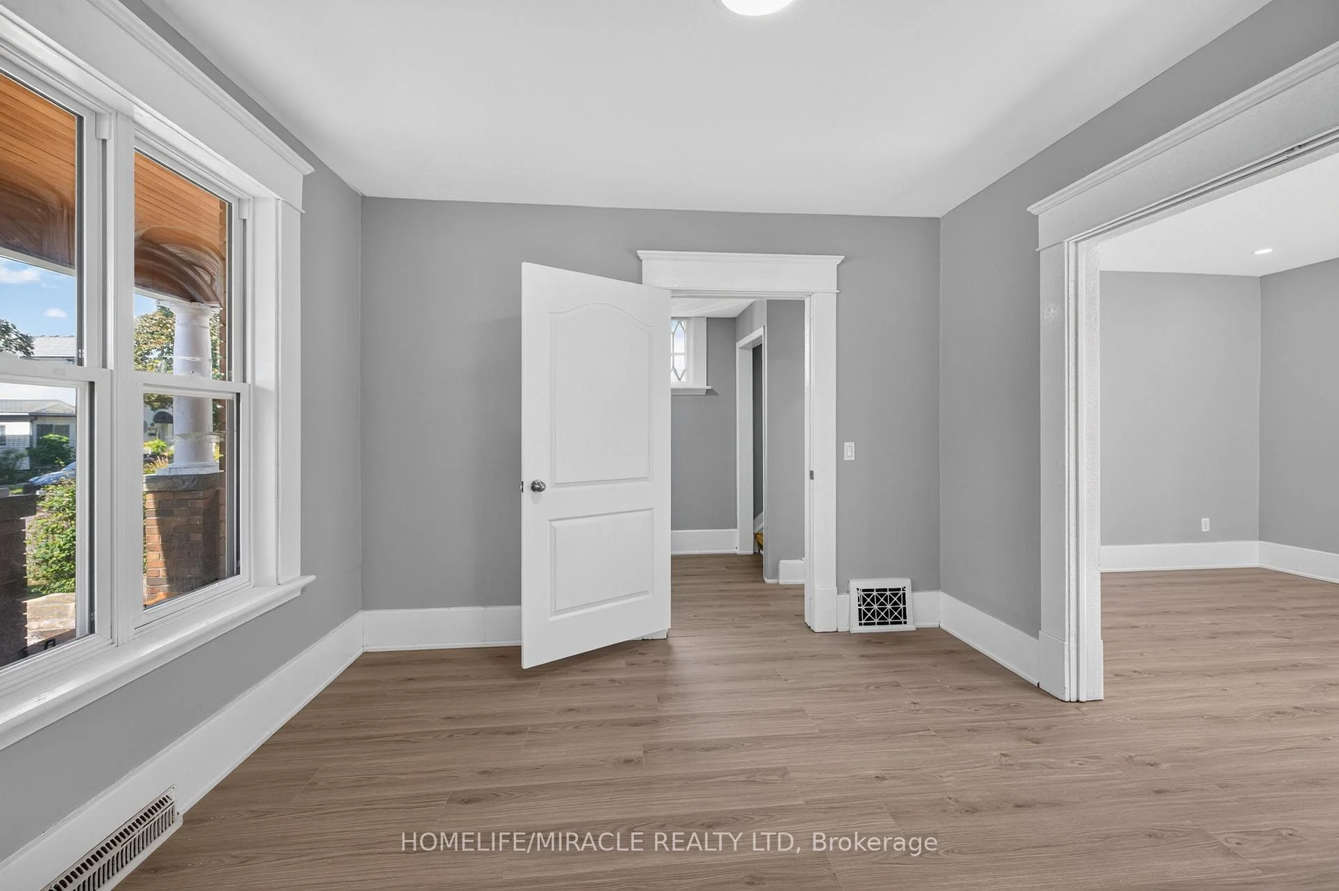 Photo 10 of 117 William Street, Brantford, Lansdowne — HOMEH