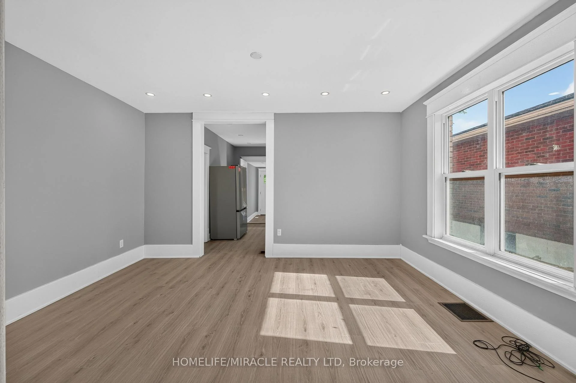 Photo 12 of 117 William Street, Brantford, Lansdowne — HOMEH