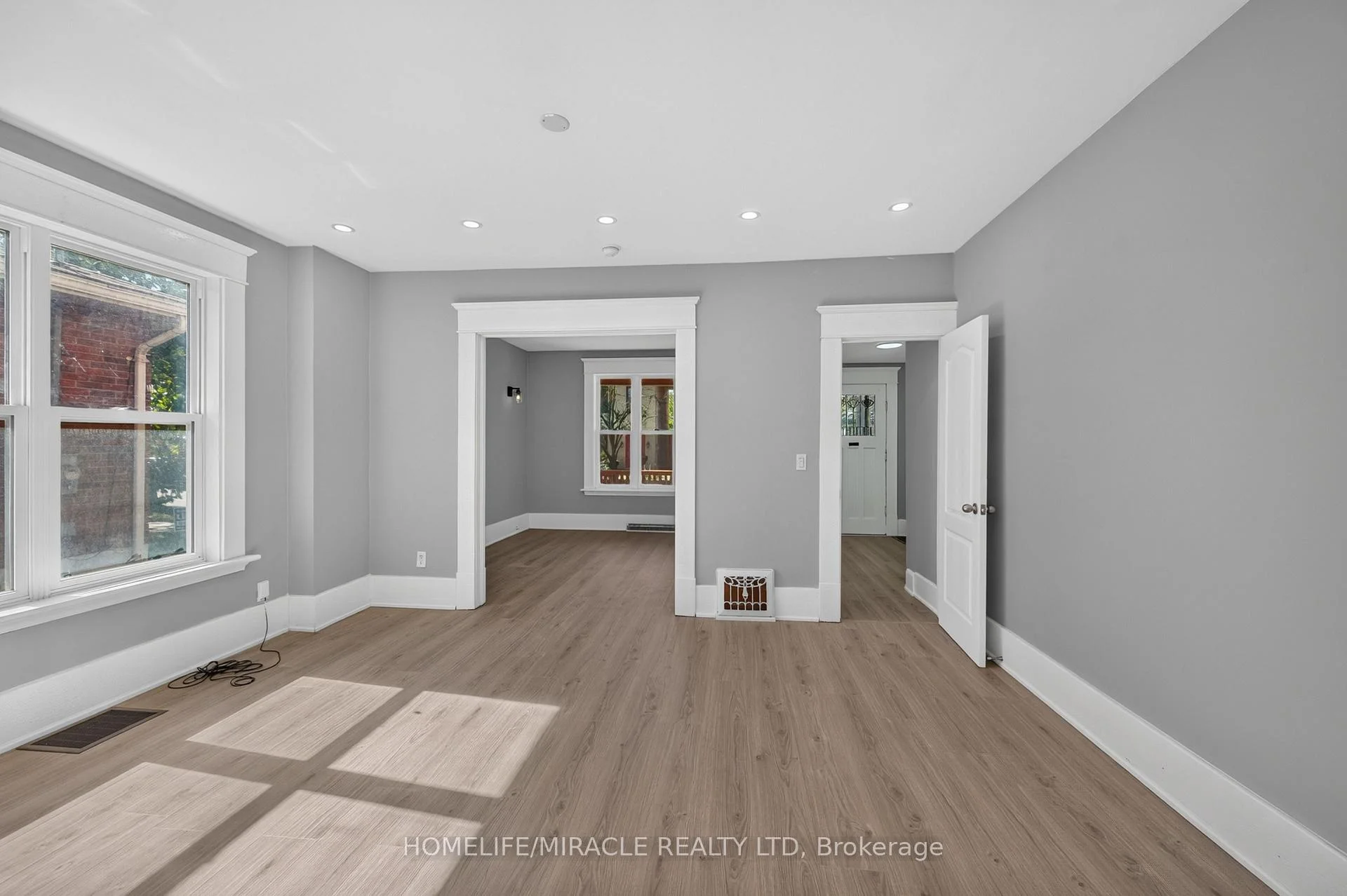 Photo 15 of 117 William Street, Brantford, Lansdowne — HOMEH