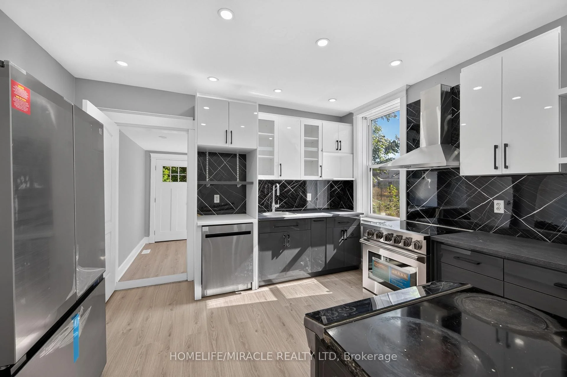 Photo 16 of 117 William Street, Brantford, Lansdowne — HOMEH