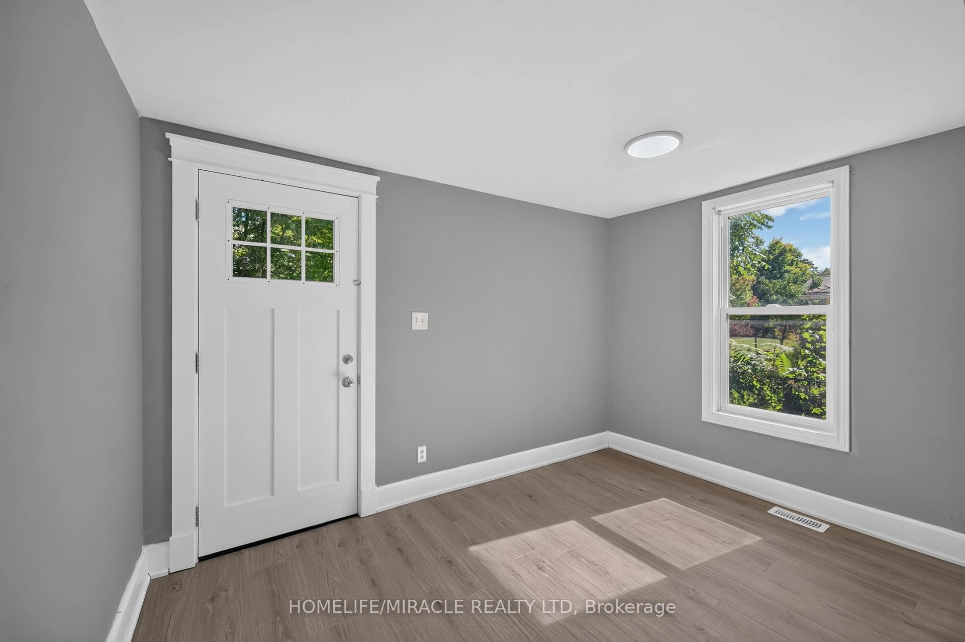 Photo 22 of 117 William Street, Brantford, Lansdowne — HOMEH