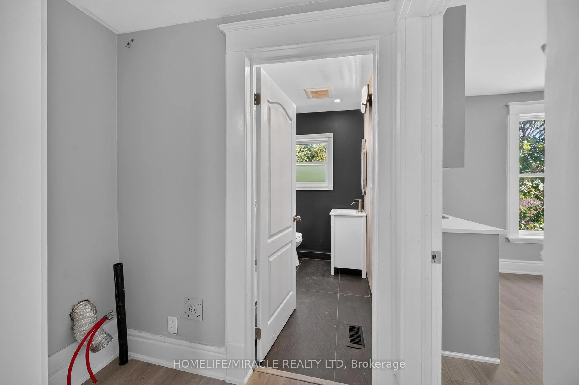 Photo 28 of 117 William Street, Brantford, Lansdowne — HOMEH
