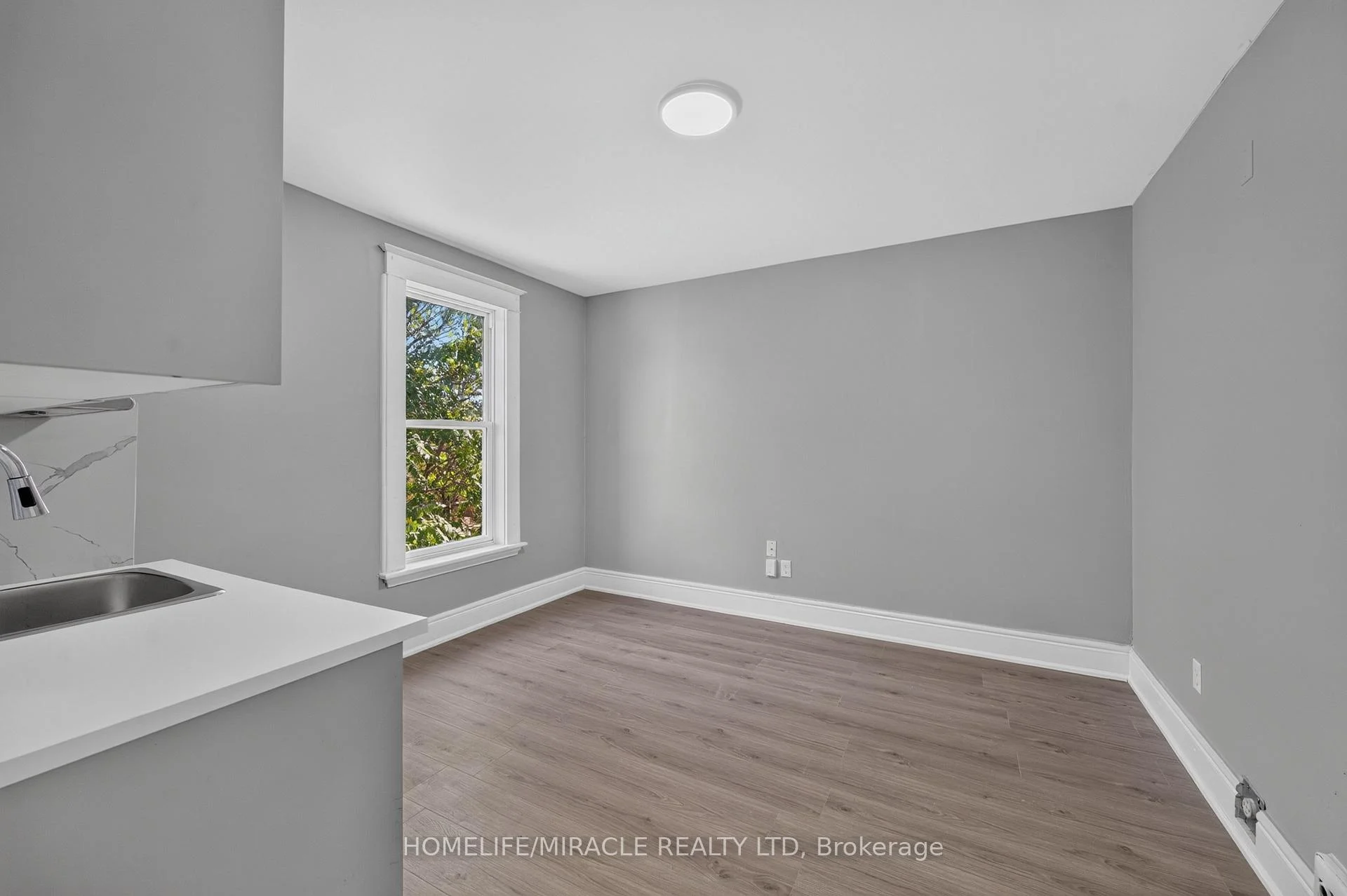 Photo 29 of 117 William Street, Brantford, Lansdowne — HOMEH