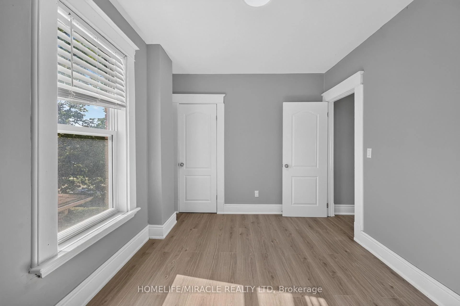 Photo 38 of 117 William Street, Brantford, Lansdowne — HOMEH