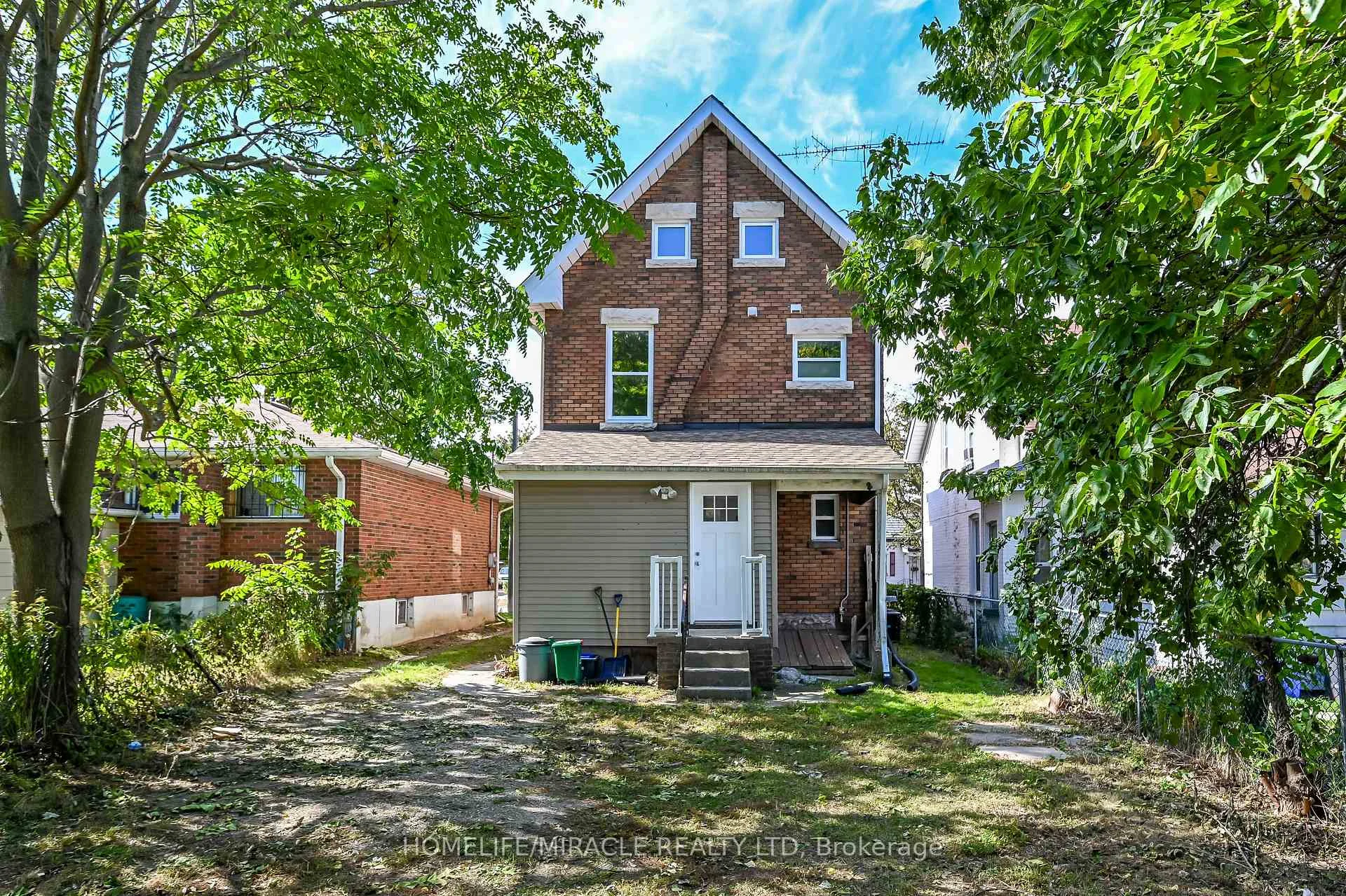 Photo 52 of 117 William Street, Brantford, Lansdowne — HOMEH