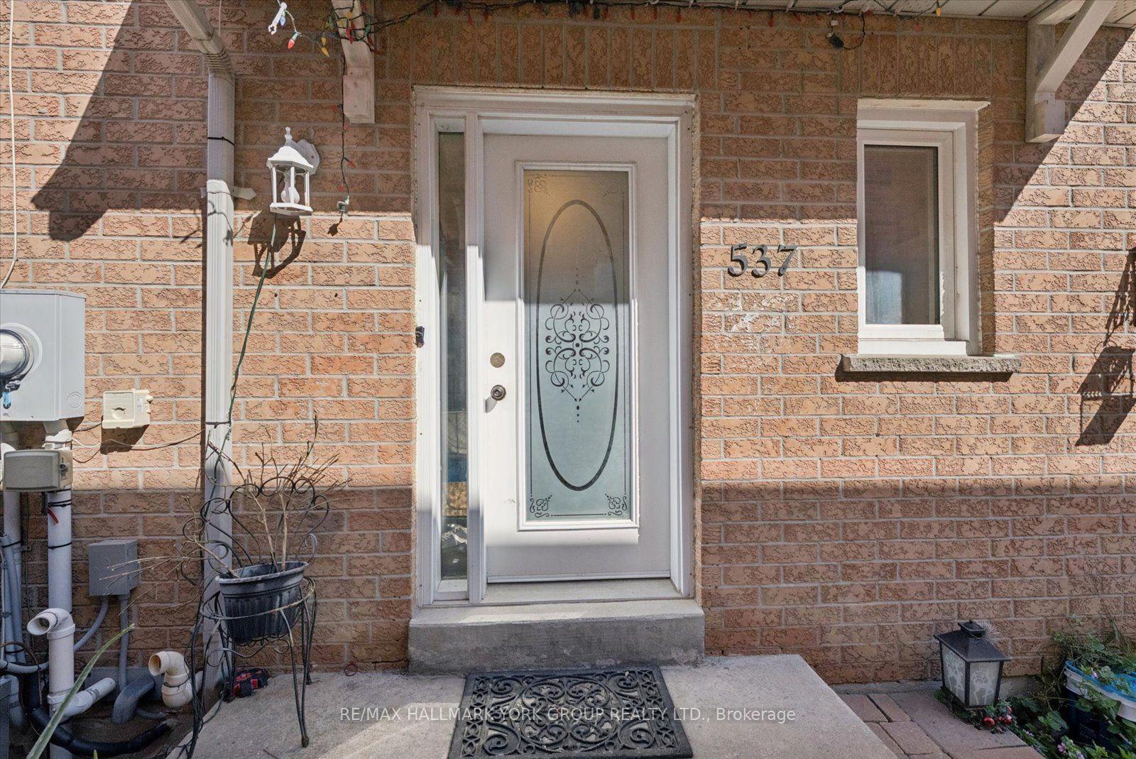 Photo 4 of 537 Walpole Crescent, Newmarket, Stonehaven-Wyndham — HOMEH