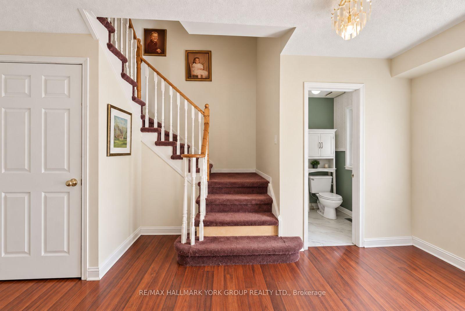 Photo 6 of 537 Walpole Crescent, Newmarket, Stonehaven-Wyndham — HOMEH
