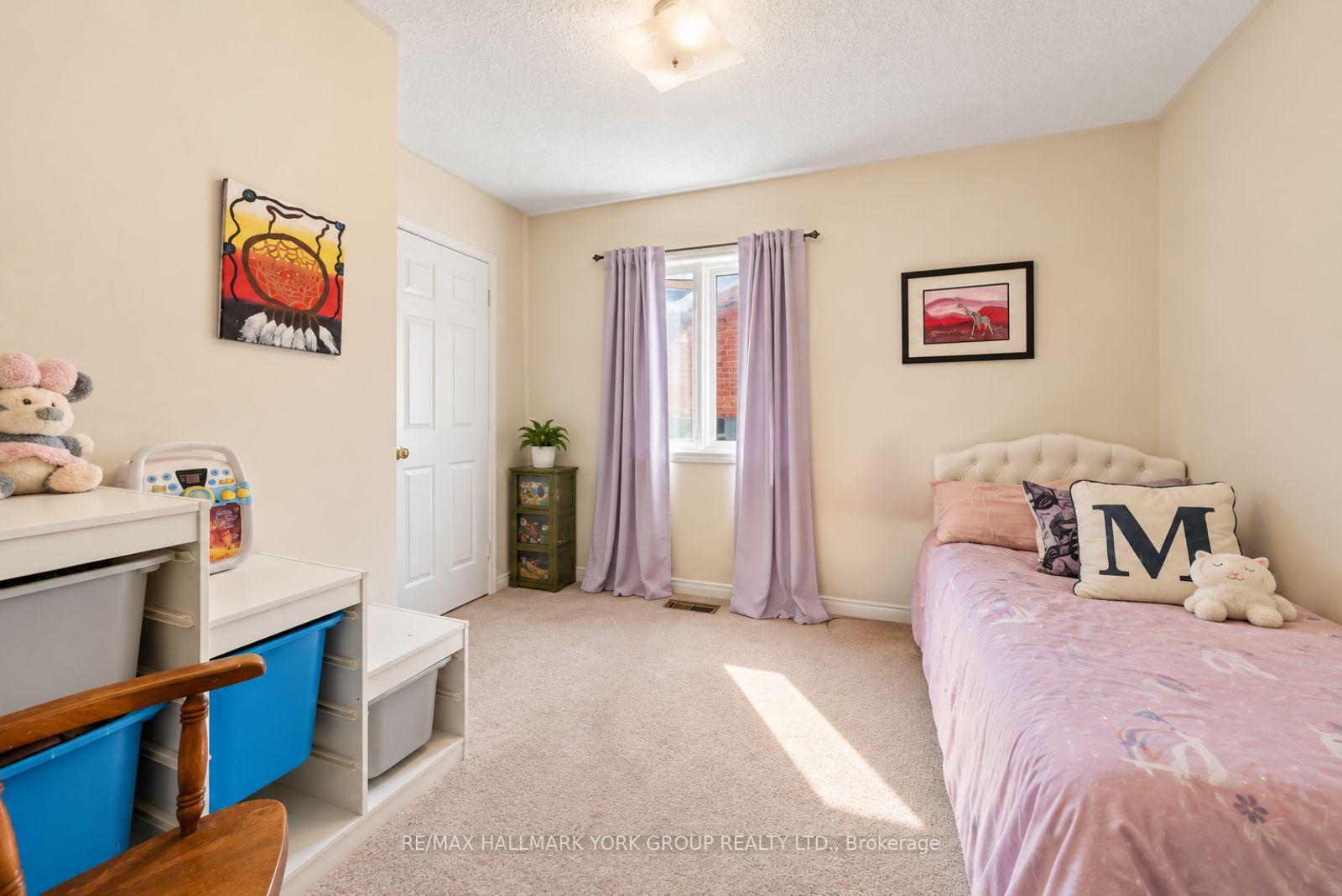 Photo 13 of 537 Walpole Crescent, Newmarket, Stonehaven-Wyndham — HOMEH