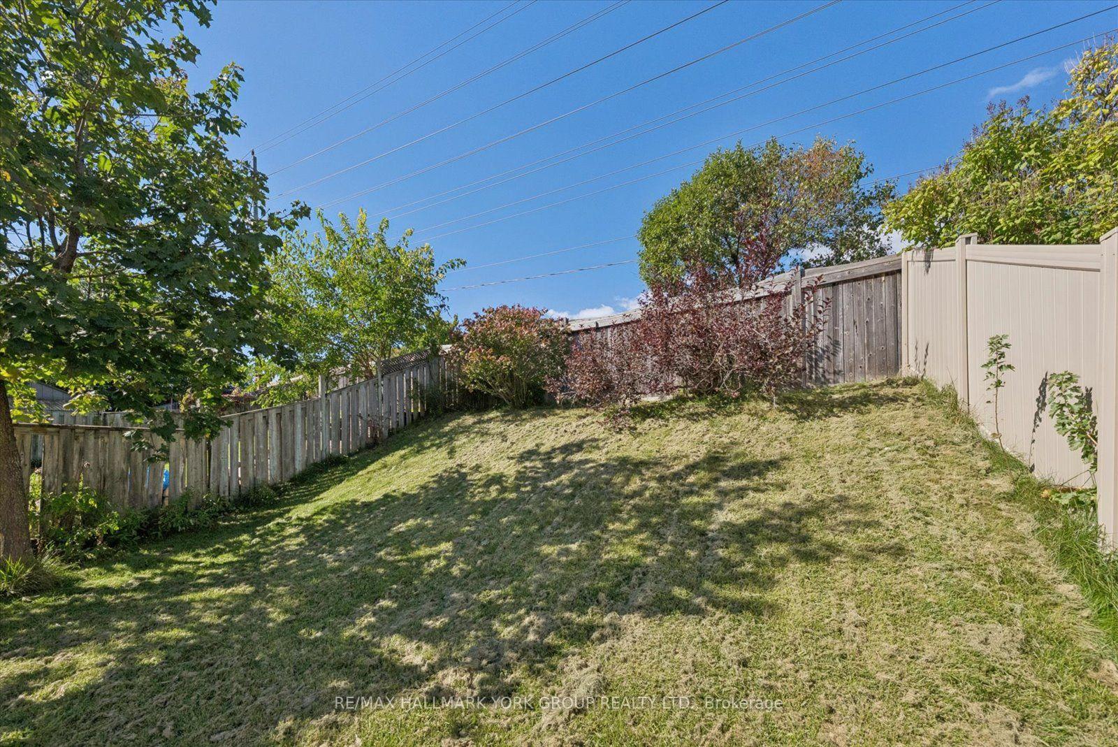 Photo 20 of 537 Walpole Crescent, Newmarket, Stonehaven-Wyndham — HOMEH