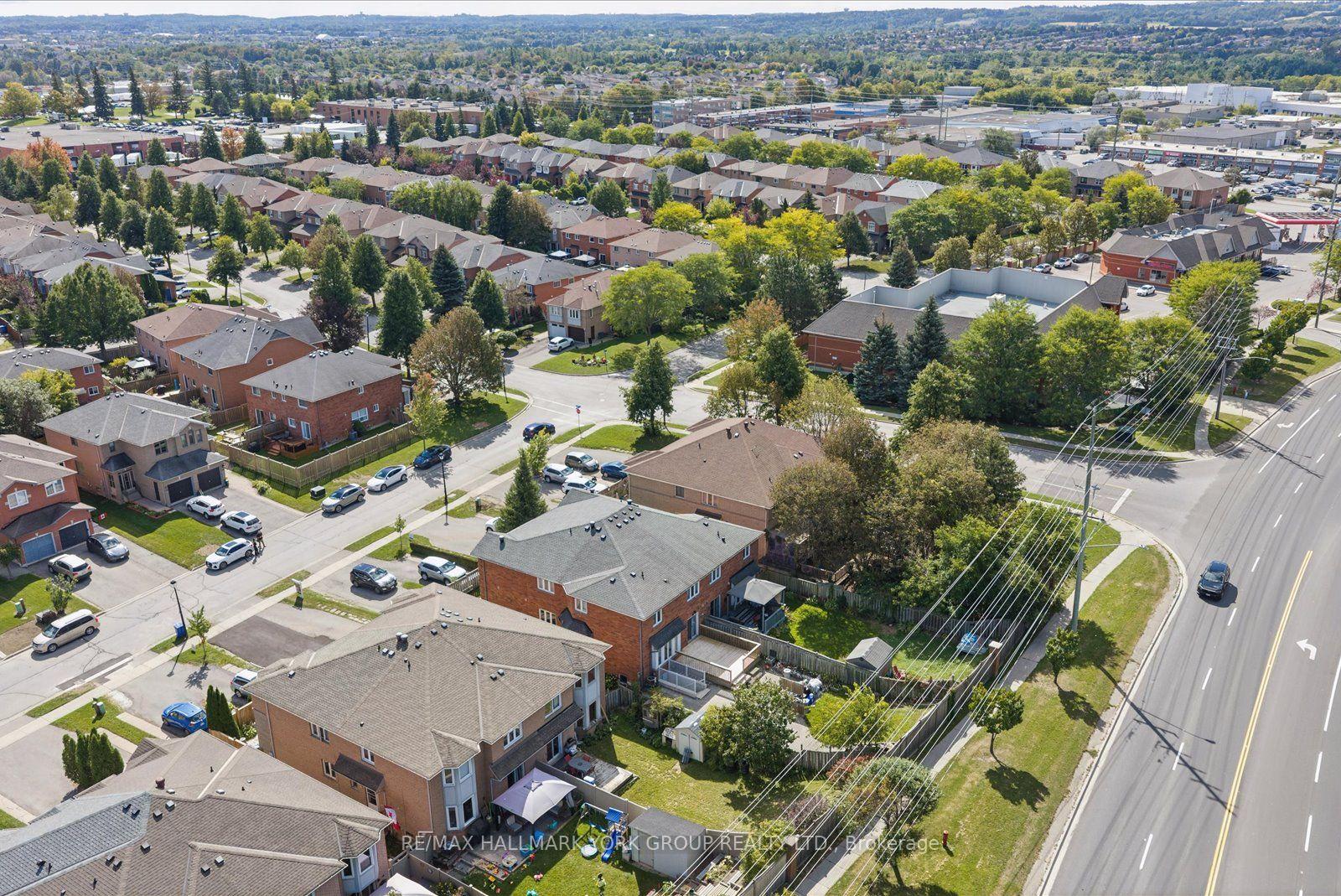 Photo 23 of 537 Walpole Crescent, Newmarket, Stonehaven-Wyndham — HOMEH