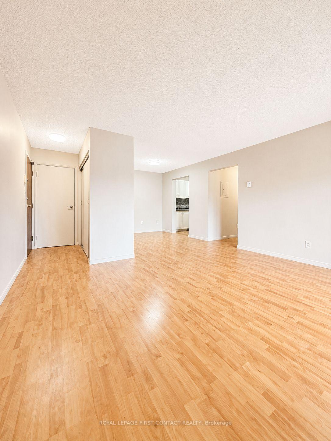 Photo 4 of Unit B7, 179 Edgehill Drive, Barrie, Letitia Heights — HOMEH