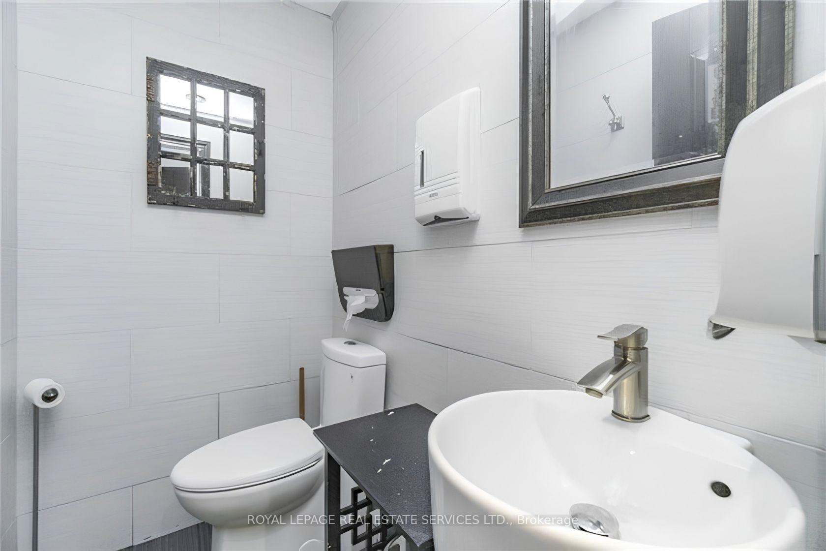 Photo 10 of 241-243 Lakeshore Road E, Mississauga, Port Credit — HOMEH