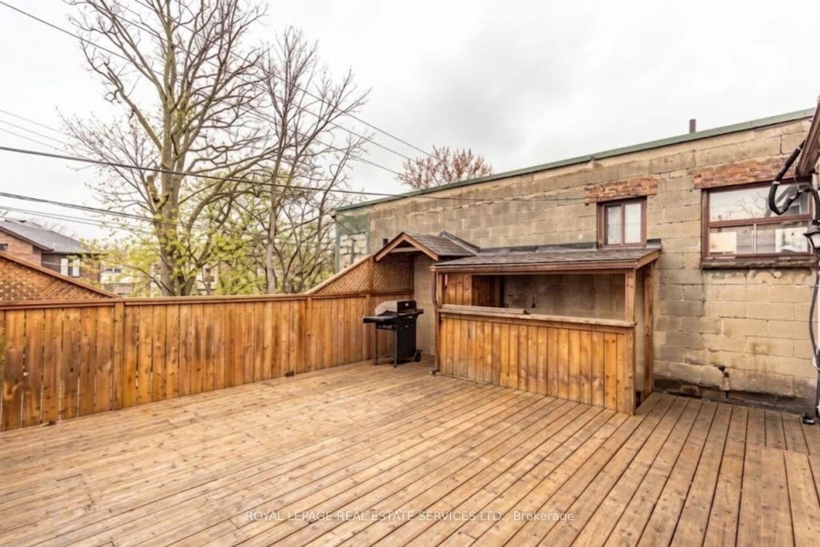 Photo 20 of 241-243 Lakeshore Road E, Mississauga, Port Credit — HOMEH