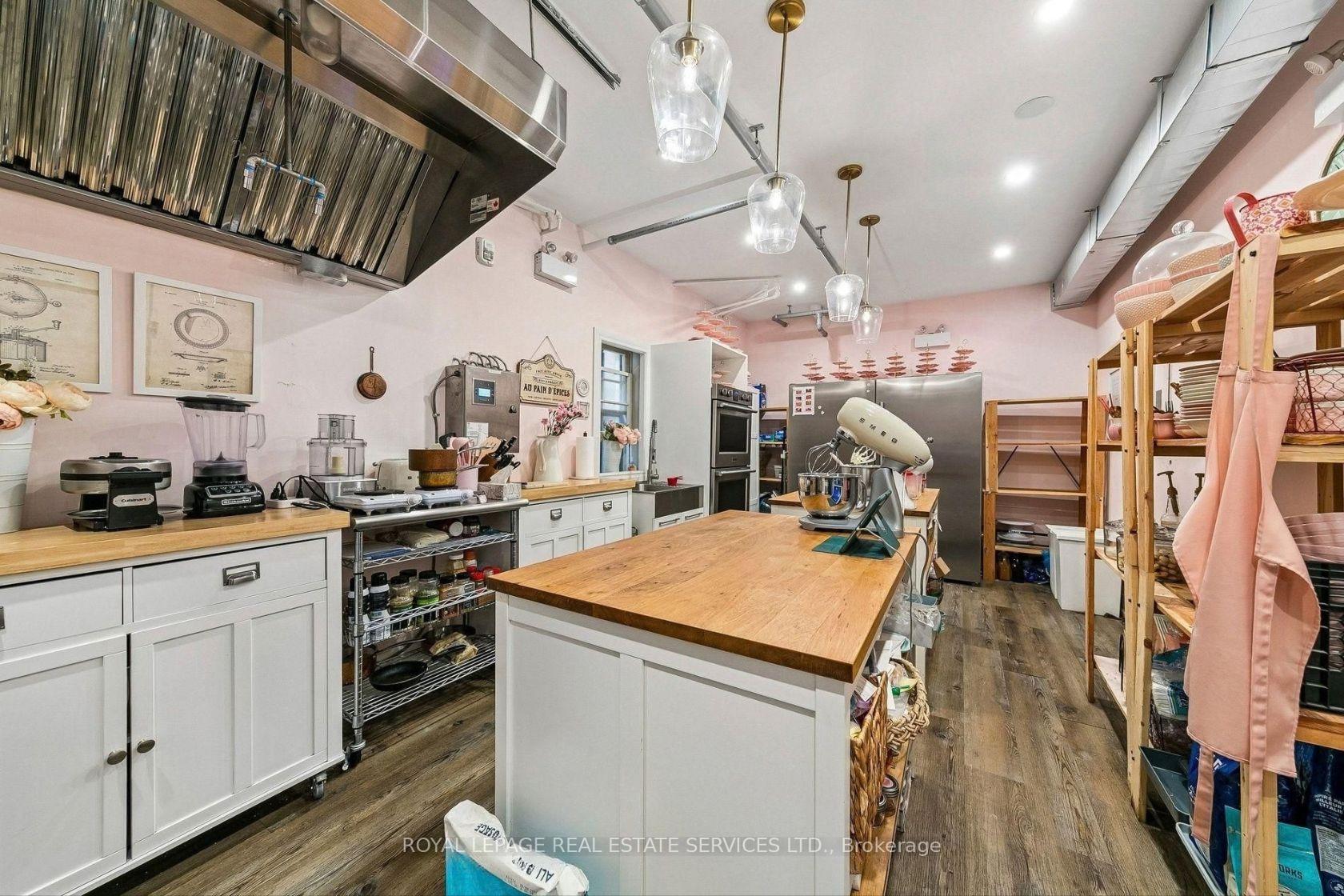 Photo 32 of 241-243 Lakeshore Road E, Mississauga, Port Credit — HOMEH