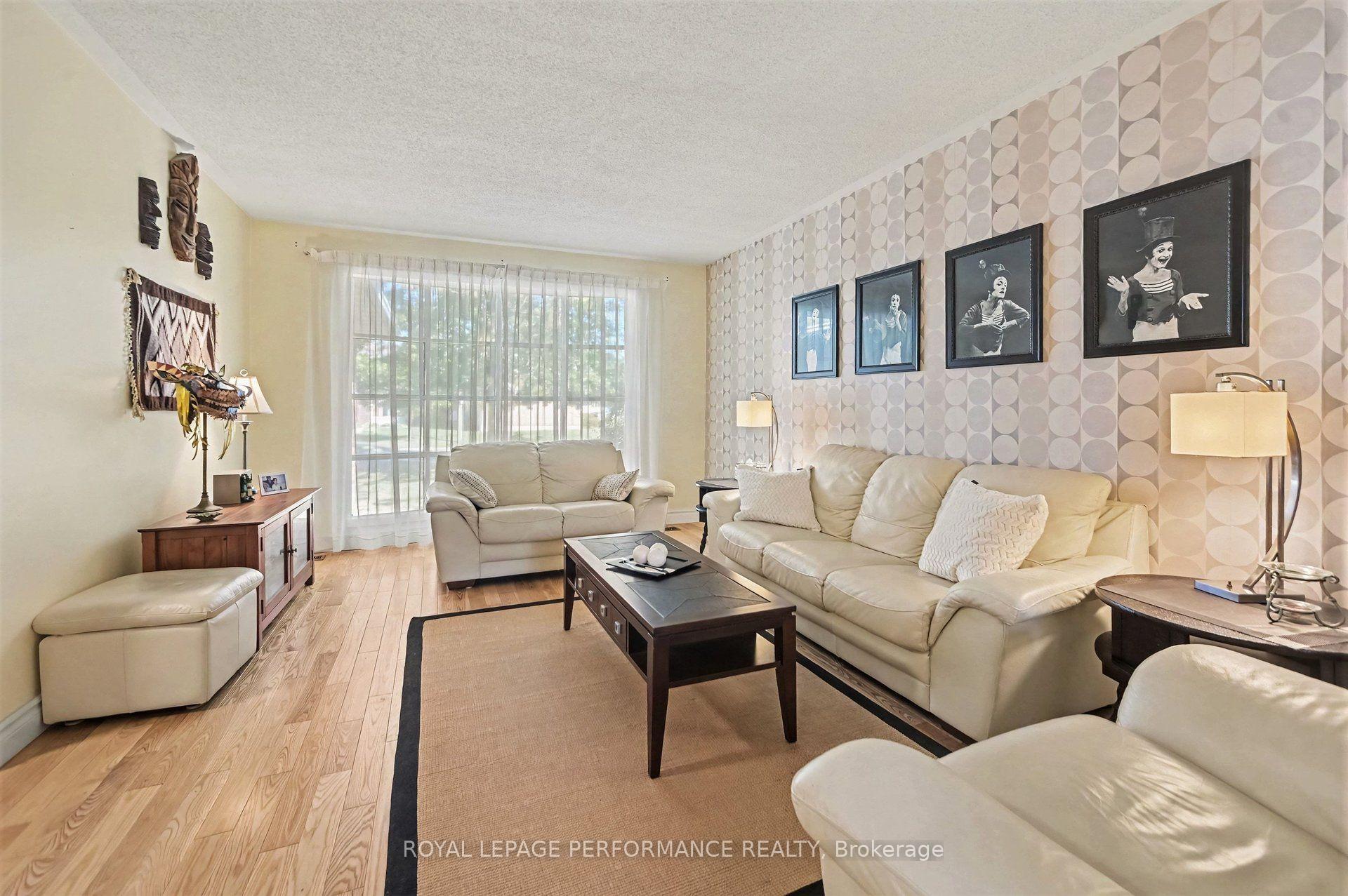 Photo 7 of 6284 Sundown Crescent, Ottawa, Convent Glen South — HOMEH
