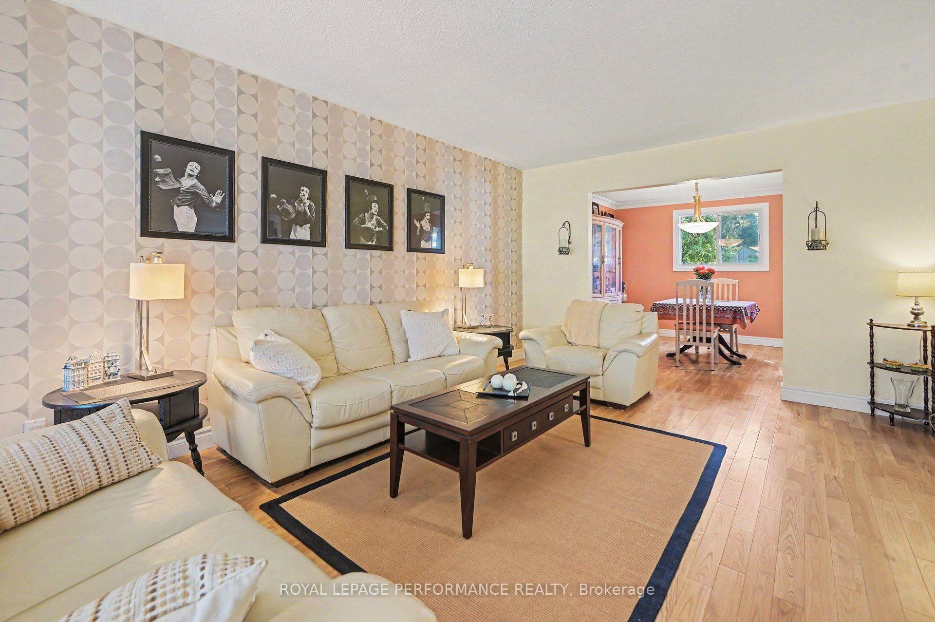 Photo 8 of 6284 Sundown Crescent, Ottawa, Convent Glen South — HOMEH