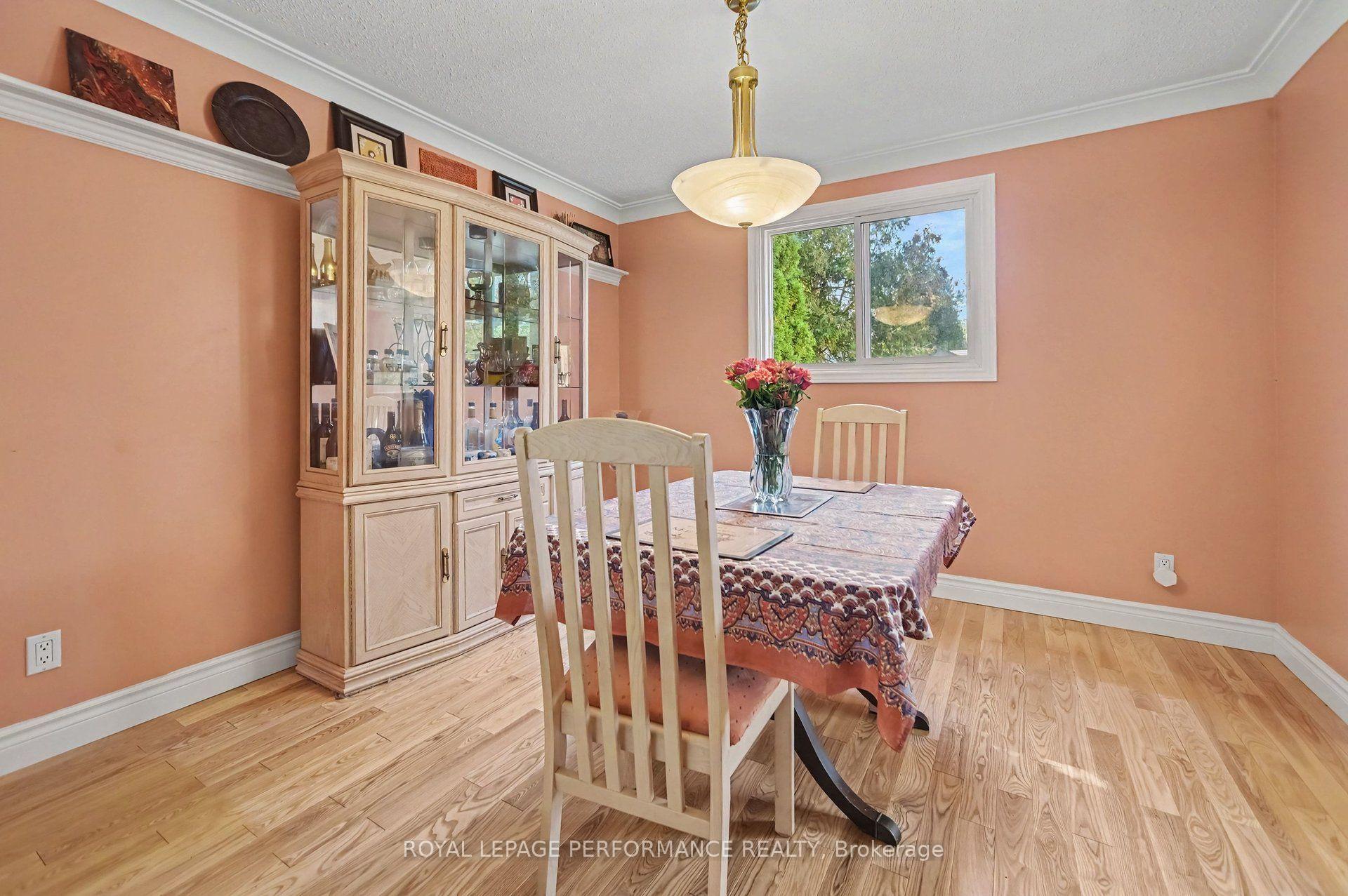 Photo 12 of 6284 Sundown Crescent, Ottawa, Convent Glen South — HOMEH