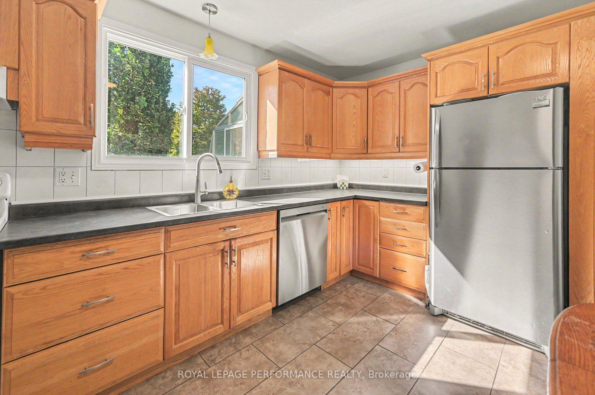 Photo 16 of 6284 Sundown Crescent, Ottawa, Convent Glen South — HOMEH