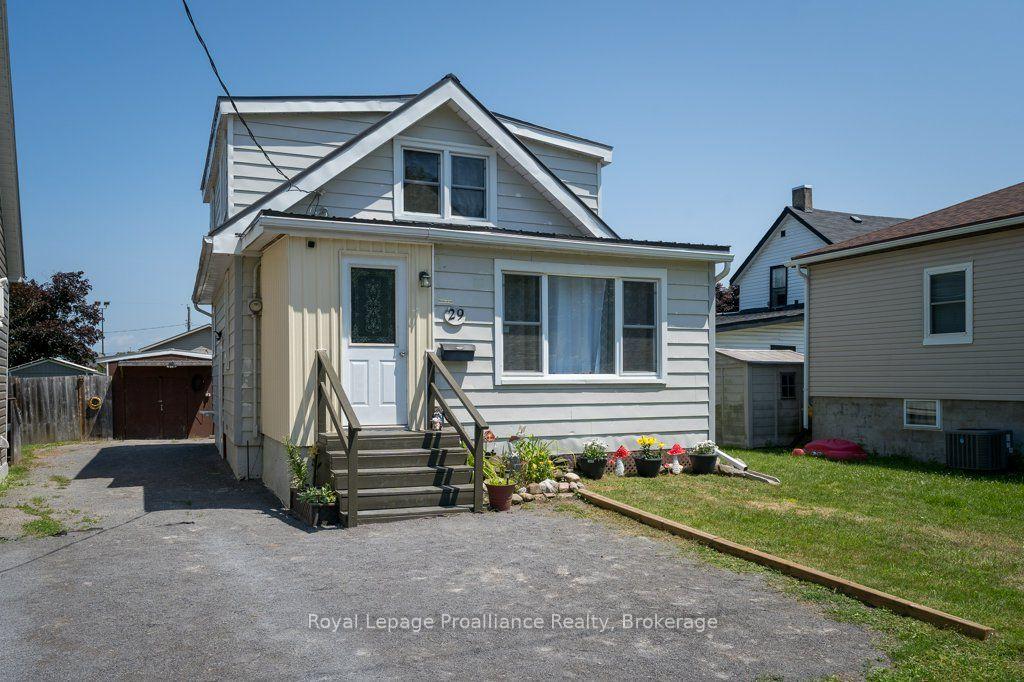 Photo 3 of 29 Pelham Street, Quinte West, Trenton Ward — HOMEH