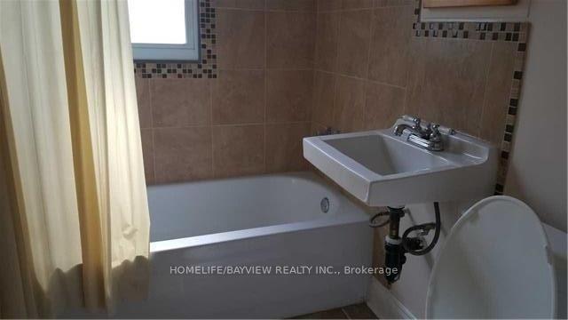 Photo 12 of 66 Roxborough Road, Newmarket, Gorham-College Manor — HOMEH