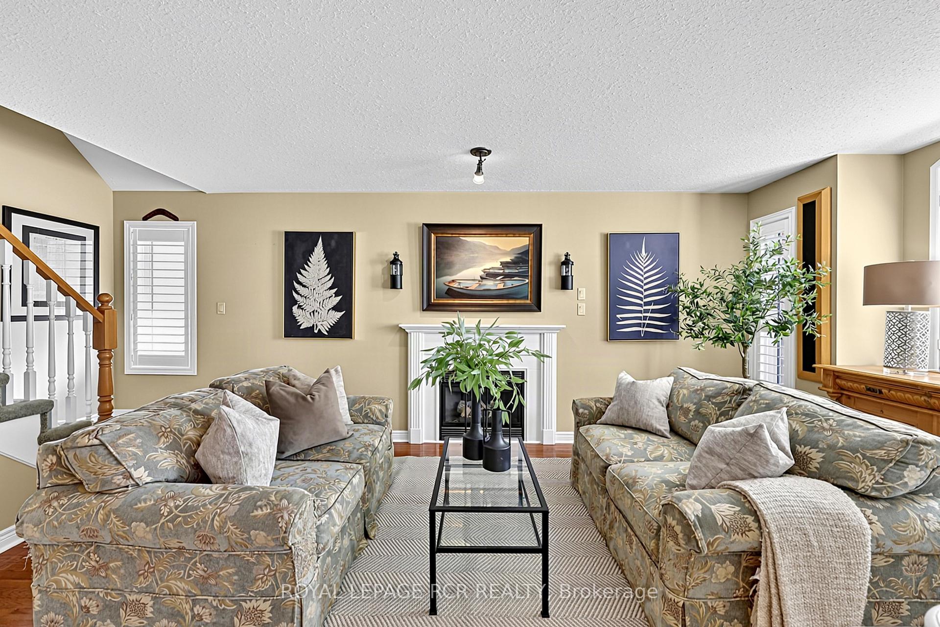 Photo 5 of 22 Nailsworth Crescent, Caledon, Caledon East — HOMEH