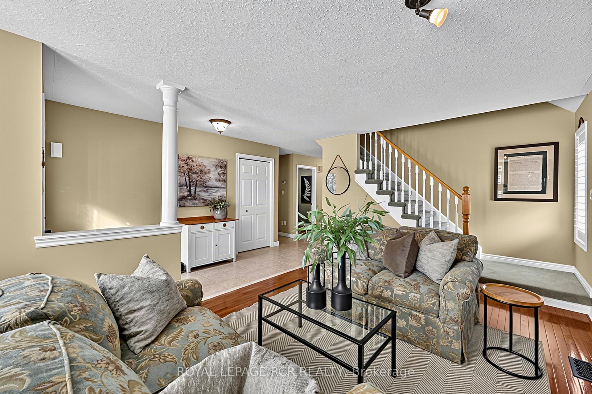 Photo 7 of 22 Nailsworth Crescent, Caledon, Caledon East — HOMEH