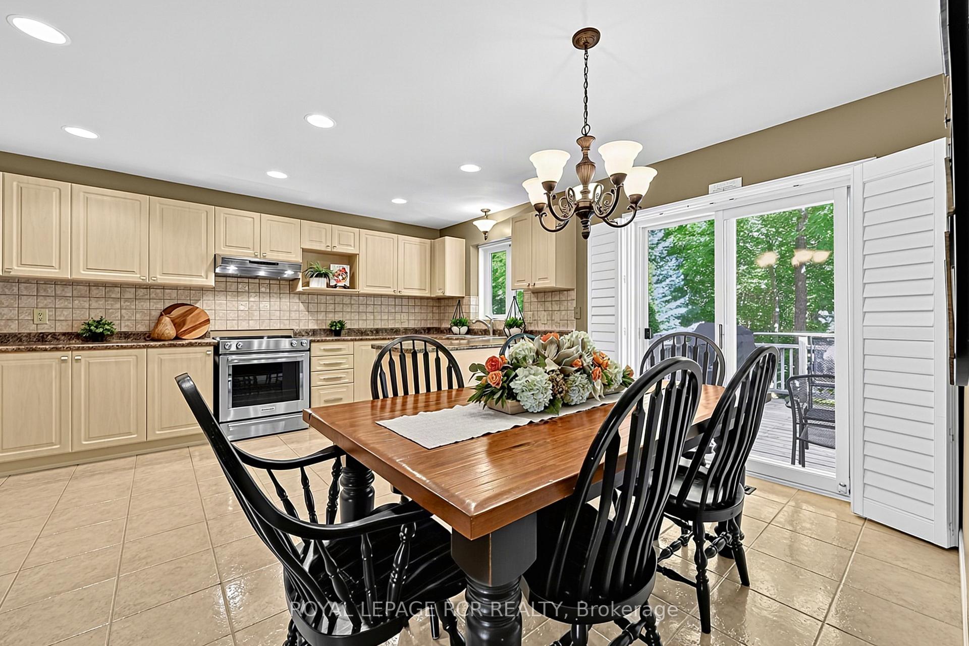 Photo 8 of 22 Nailsworth Crescent, Caledon, Caledon East — HOMEH