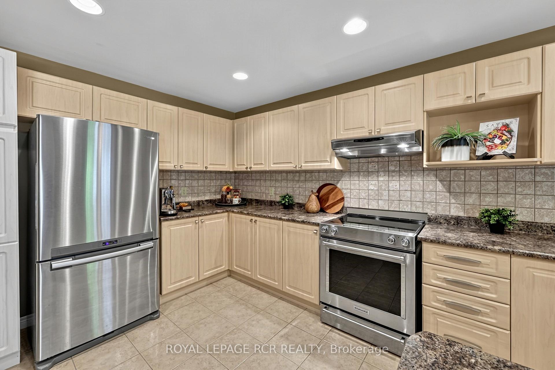 Photo 12 of 22 Nailsworth Crescent, Caledon, Caledon East — HOMEH