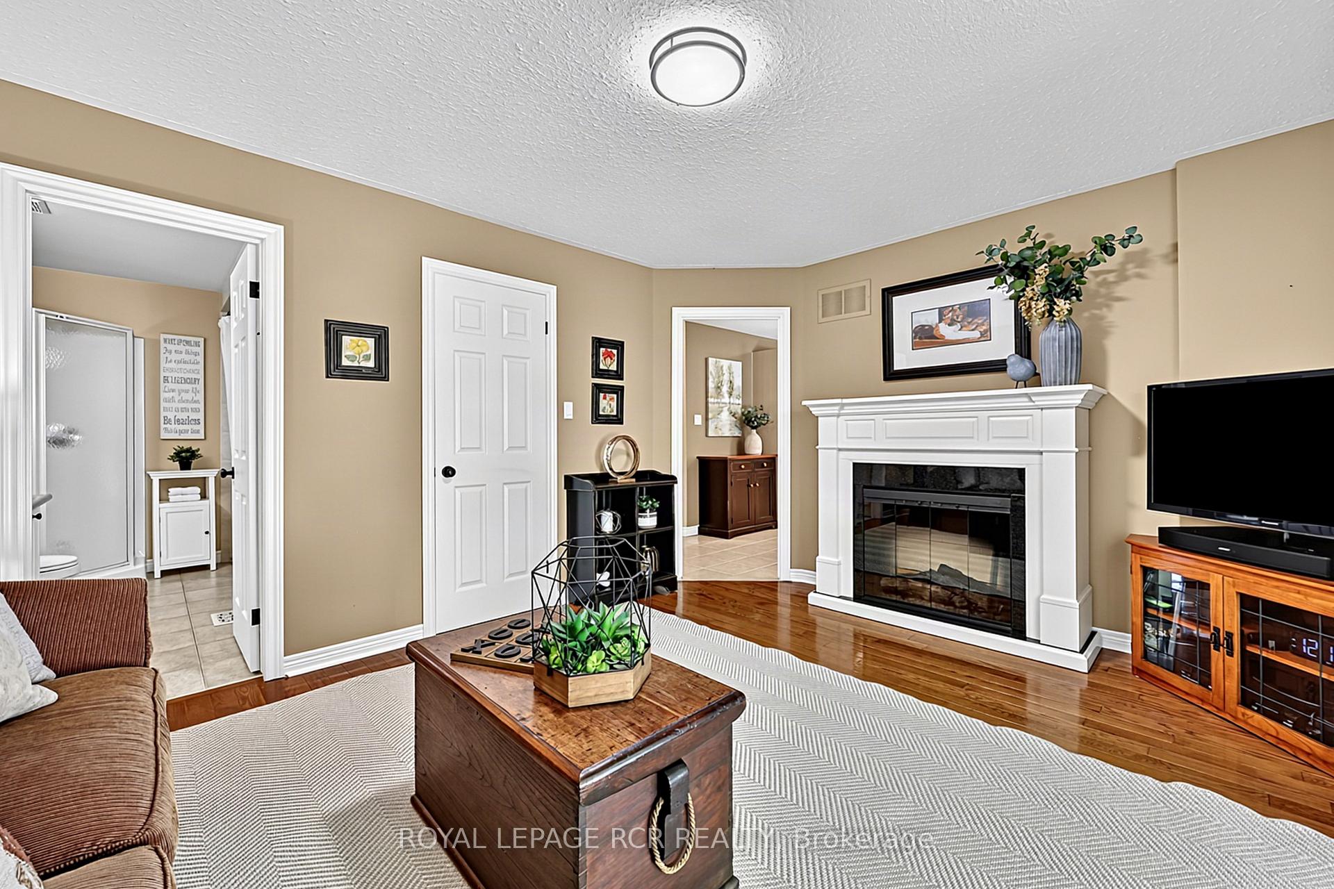 Photo 15 of 22 Nailsworth Crescent, Caledon, Caledon East — HOMEH