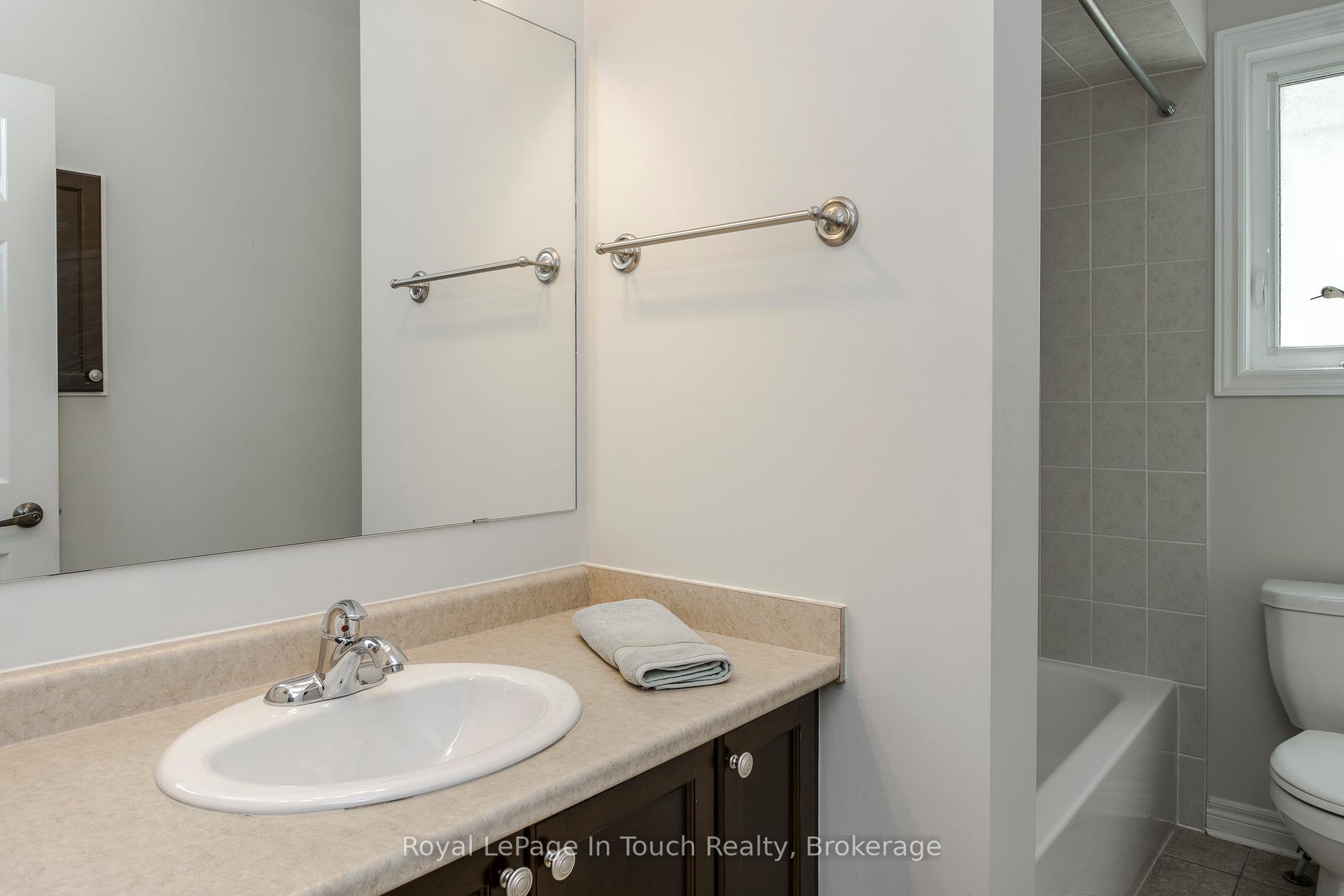 Photo 16 of 14 Riverwalk Place, Midland — HOMEH