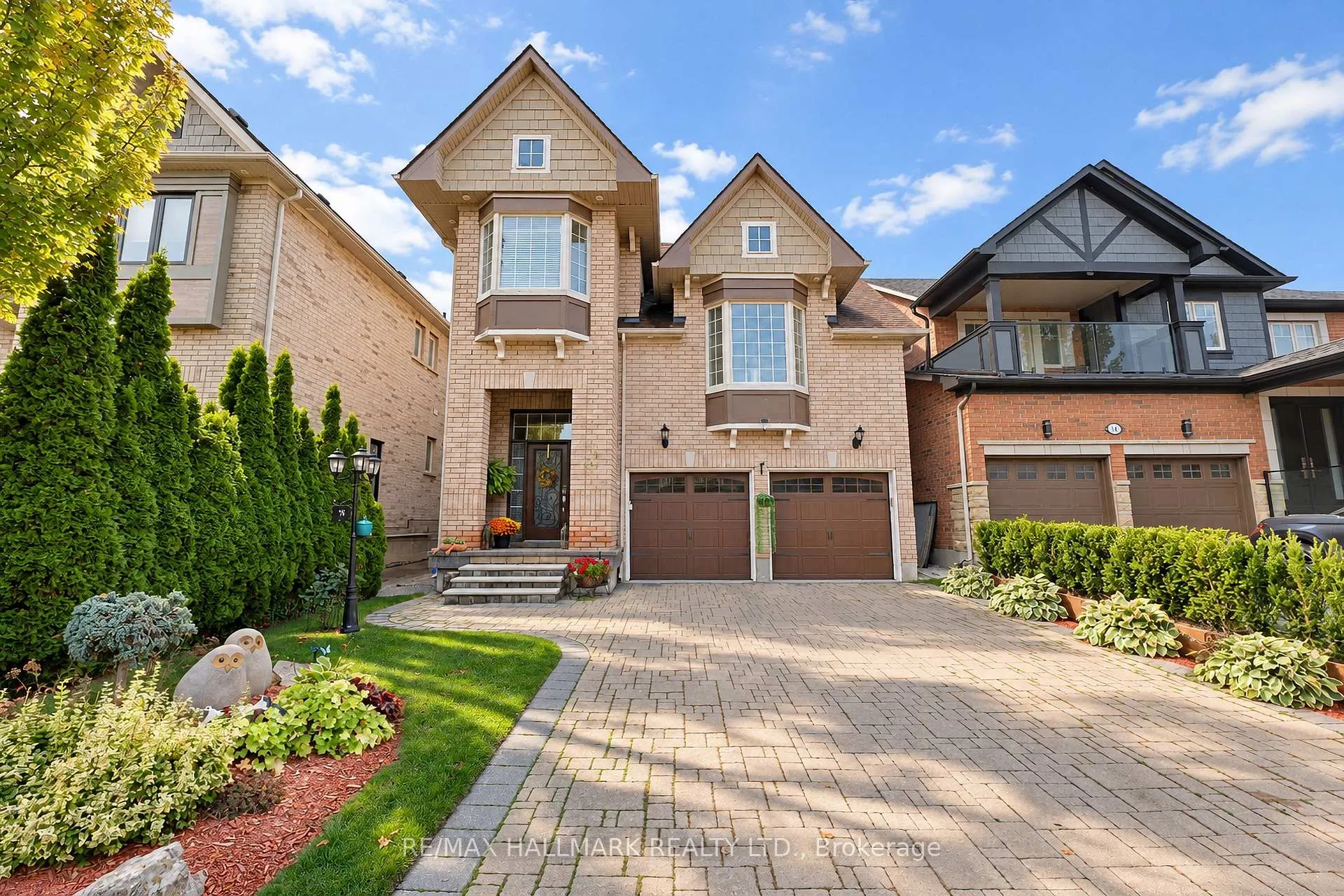 Photo 2 of 16 Braehead Drive, Richmond Hill, Jefferson — HOMEH