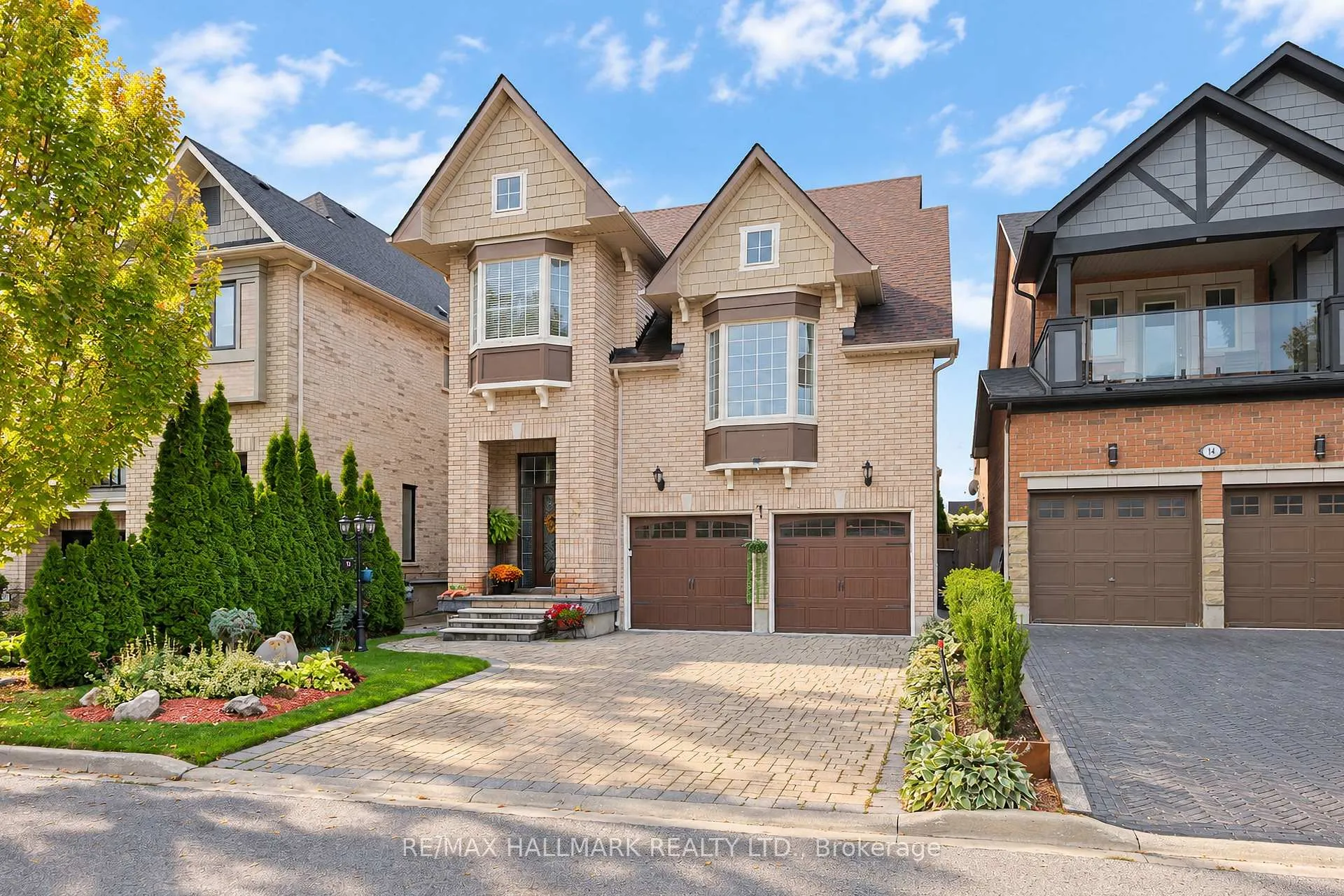 Photo 3 of 16 Braehead Drive, Richmond Hill, Jefferson — HOMEH