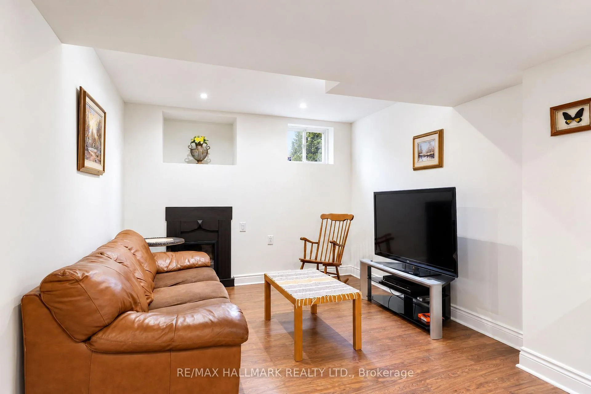Photo 5 of 16 Braehead Drive, Richmond Hill, Jefferson — HOMEH