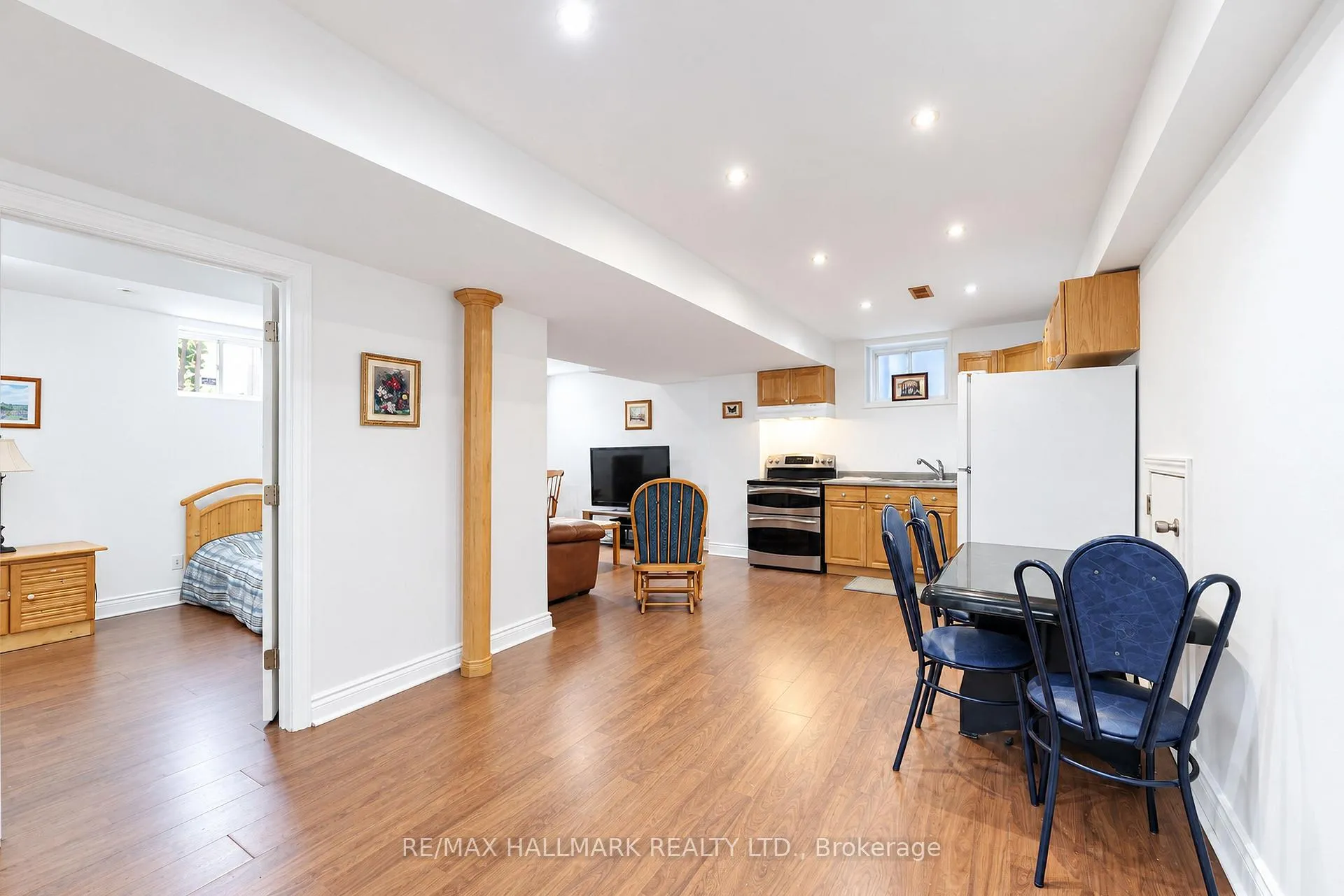 Photo 9 of 16 Braehead Drive, Richmond Hill, Jefferson — HOMEH