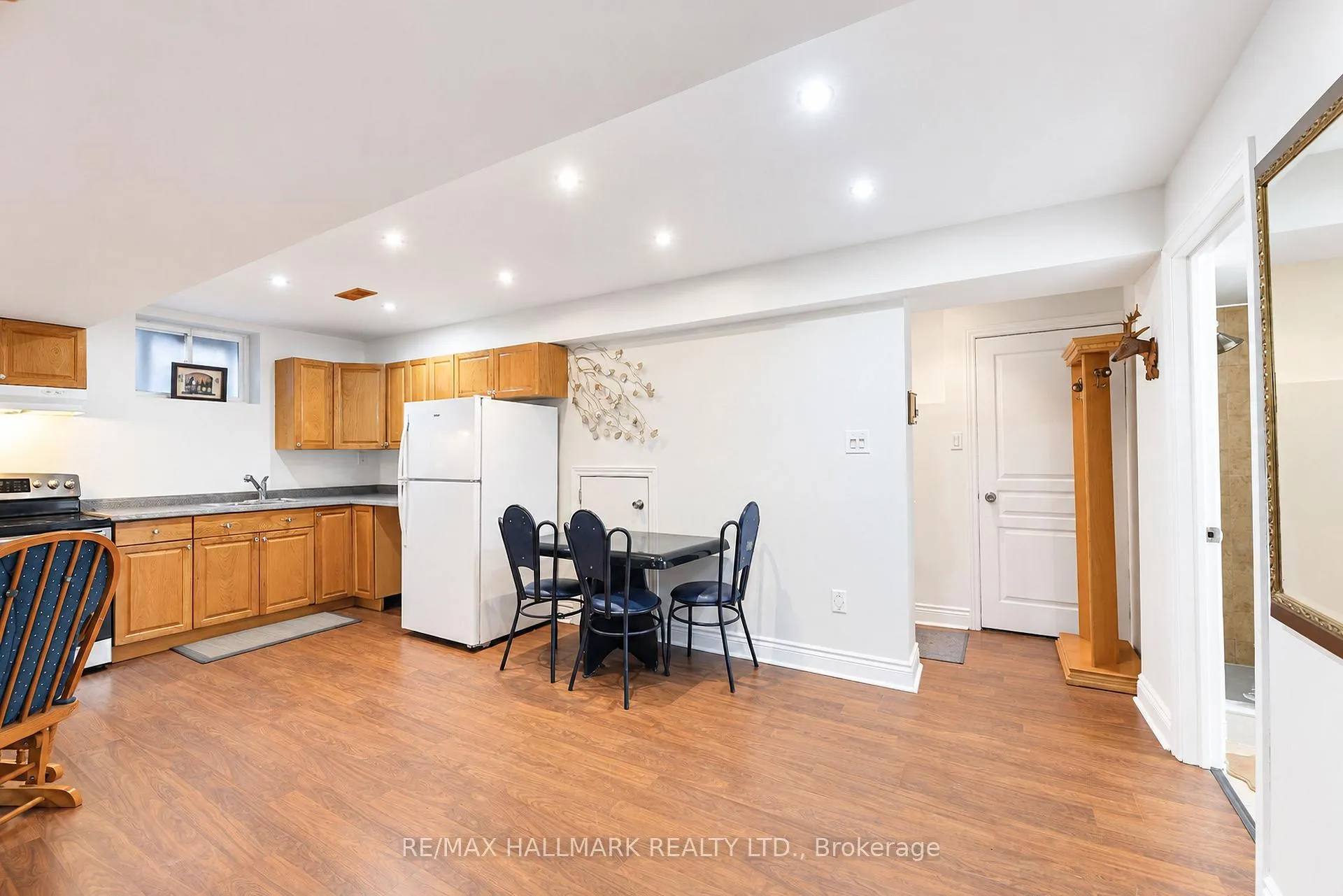 Photo 11 of 16 Braehead Drive, Richmond Hill, Jefferson — HOMEH