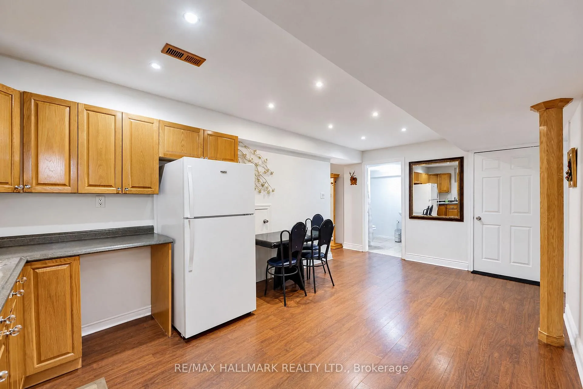 Photo 12 of 16 Braehead Drive, Richmond Hill, Jefferson — HOMEH