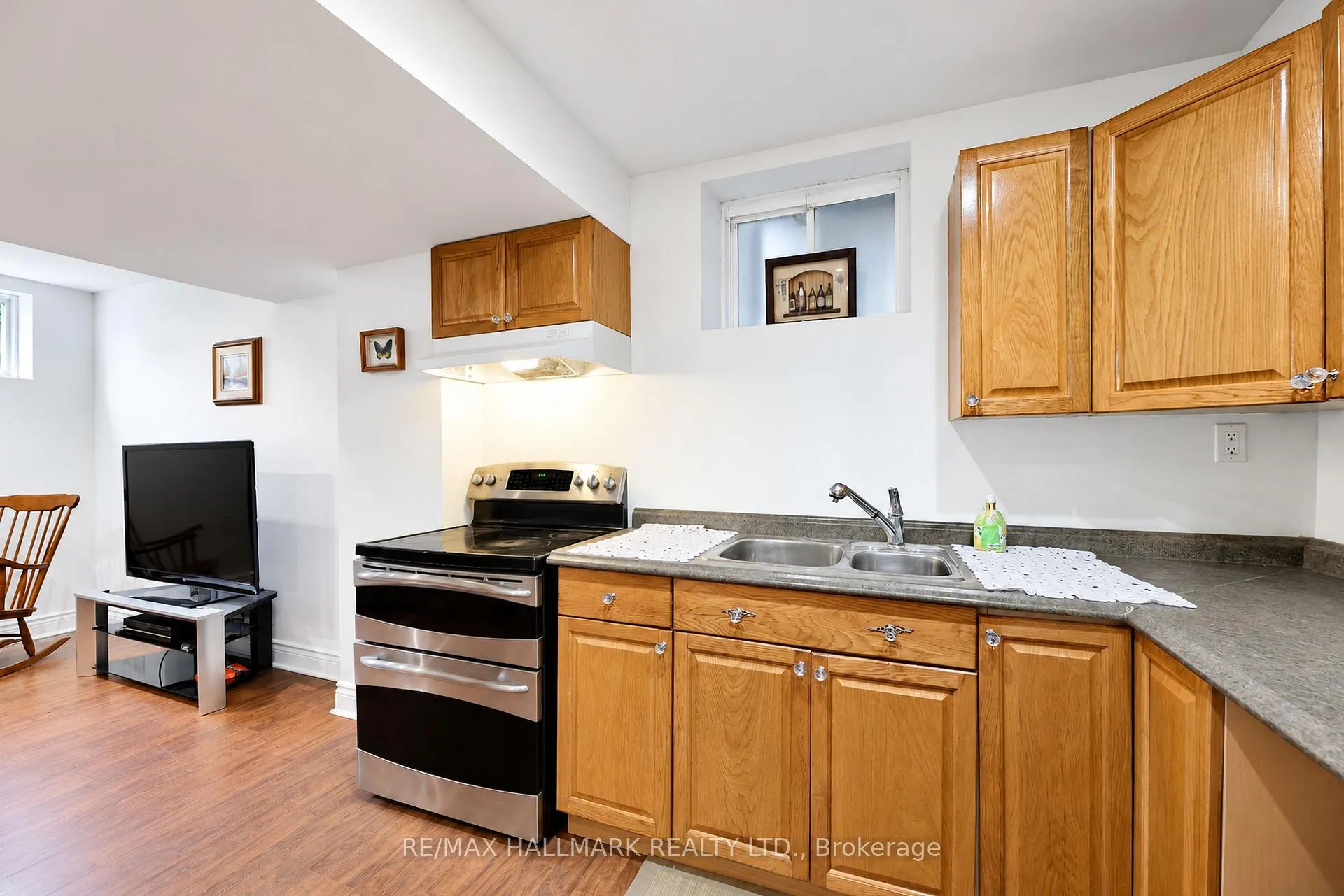 Photo 15 of 16 Braehead Drive, Richmond Hill, Jefferson — HOMEH