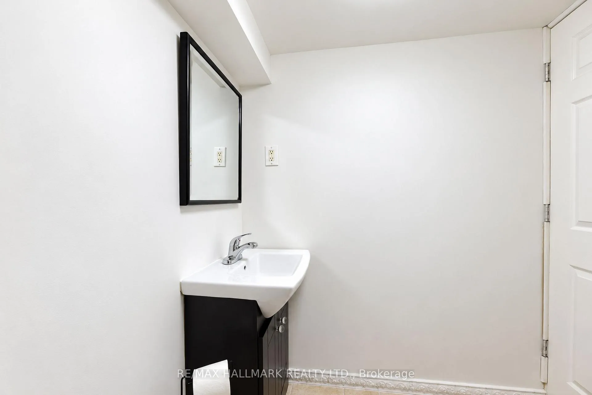 Photo 22 of 16 Braehead Drive, Richmond Hill, Jefferson — HOMEH