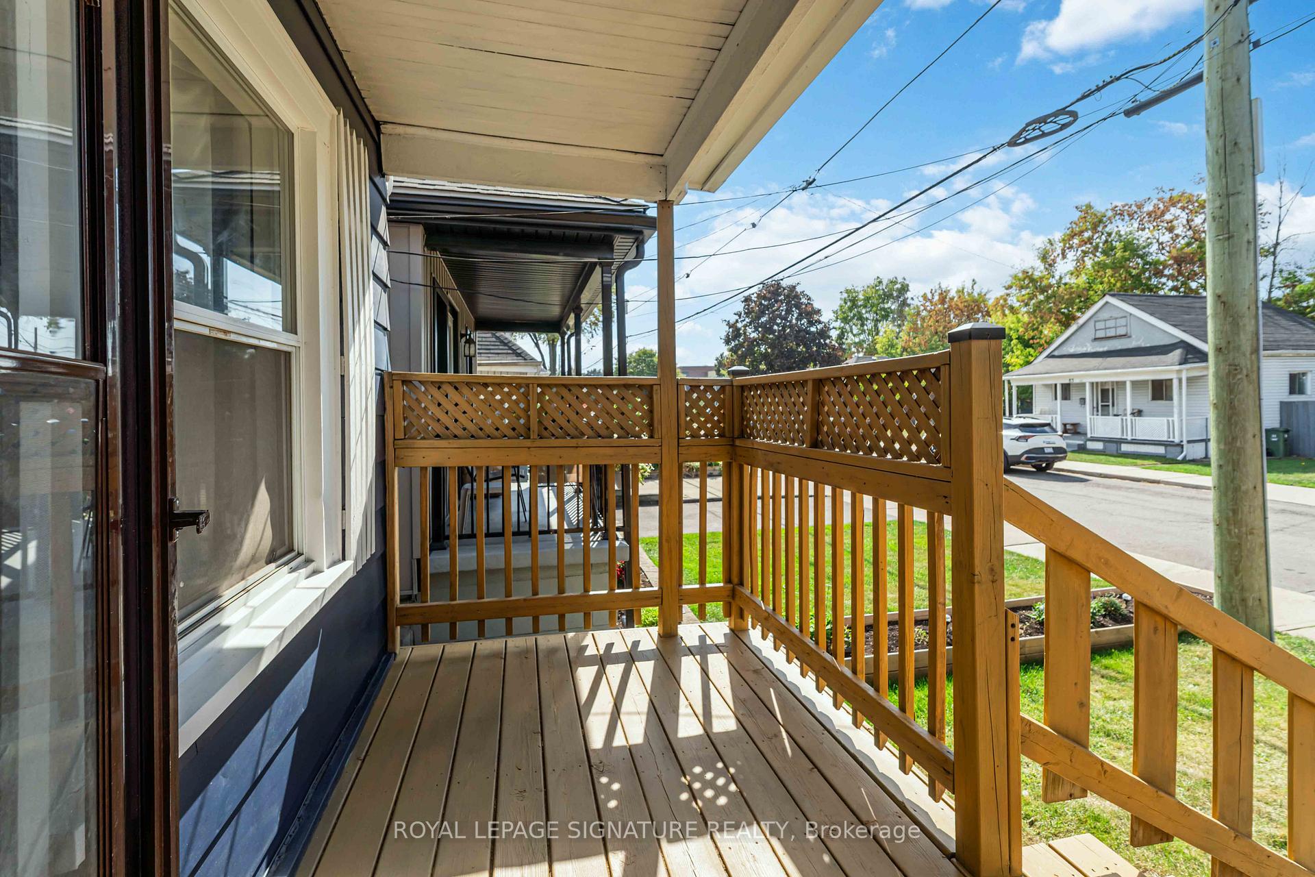 Photo 5 of 84 Frederick Avenue, Hamilton, Crown Point — HOMEH
