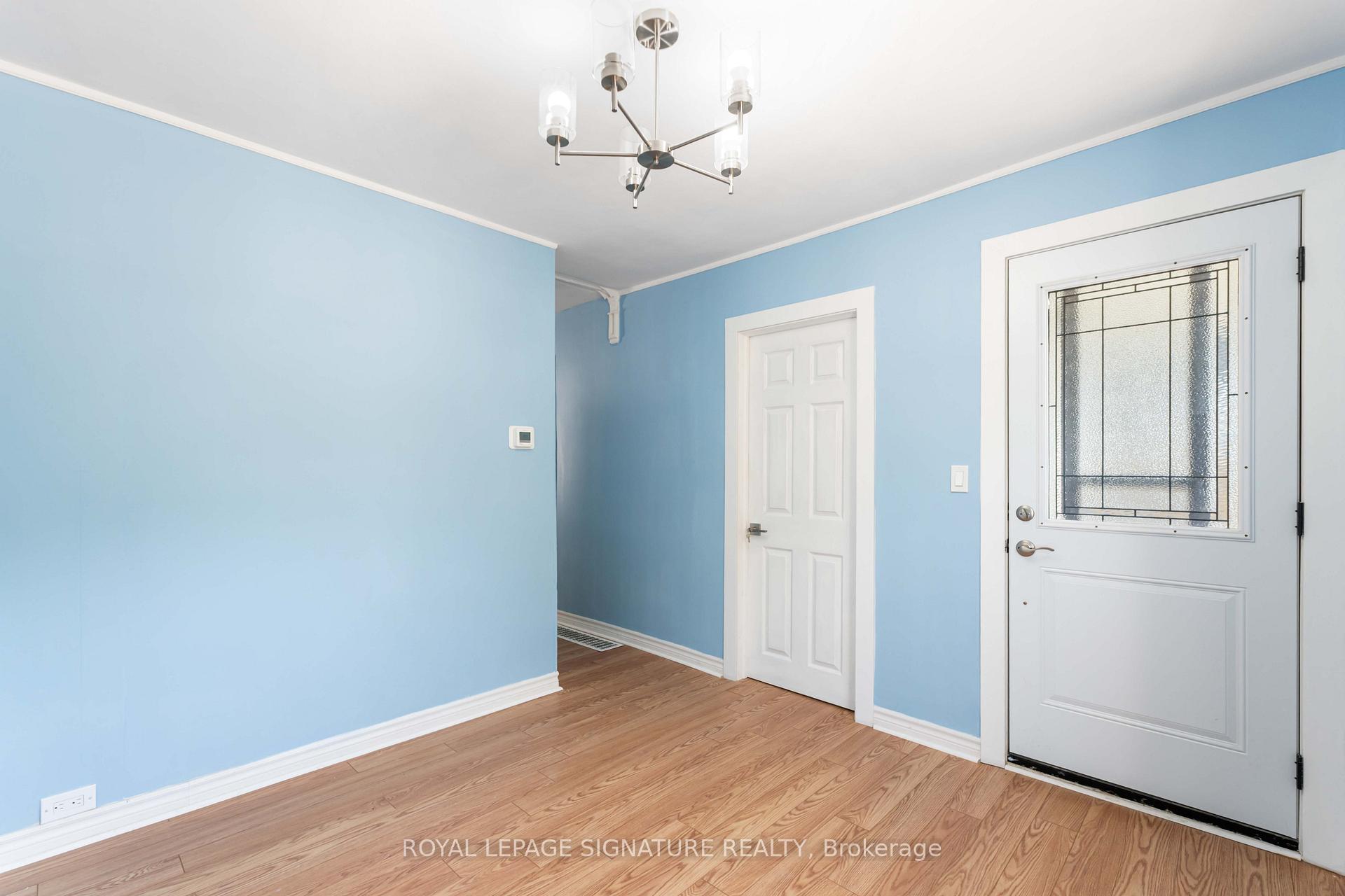 Photo 7 of 84 Frederick Avenue, Hamilton, Crown Point — HOMEH